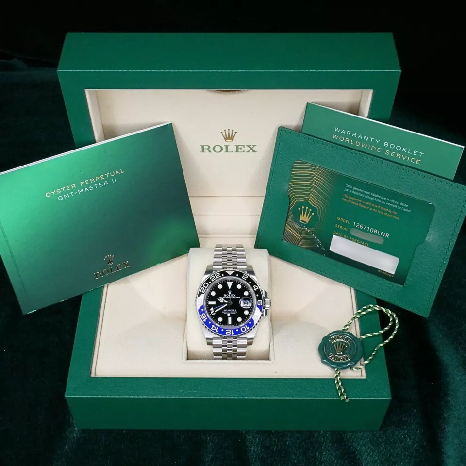 2024 Rolex GMT-Master II “Batgirl” 40mm Jubilee Blue Black Bezel - Image 5