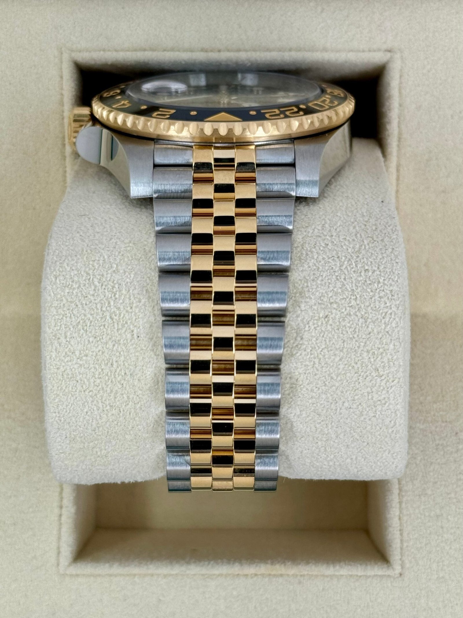 2024 Rolex GMT-Master II 40mm 126713GRNR Two-Tone Jubilee Black Dial - Image 4