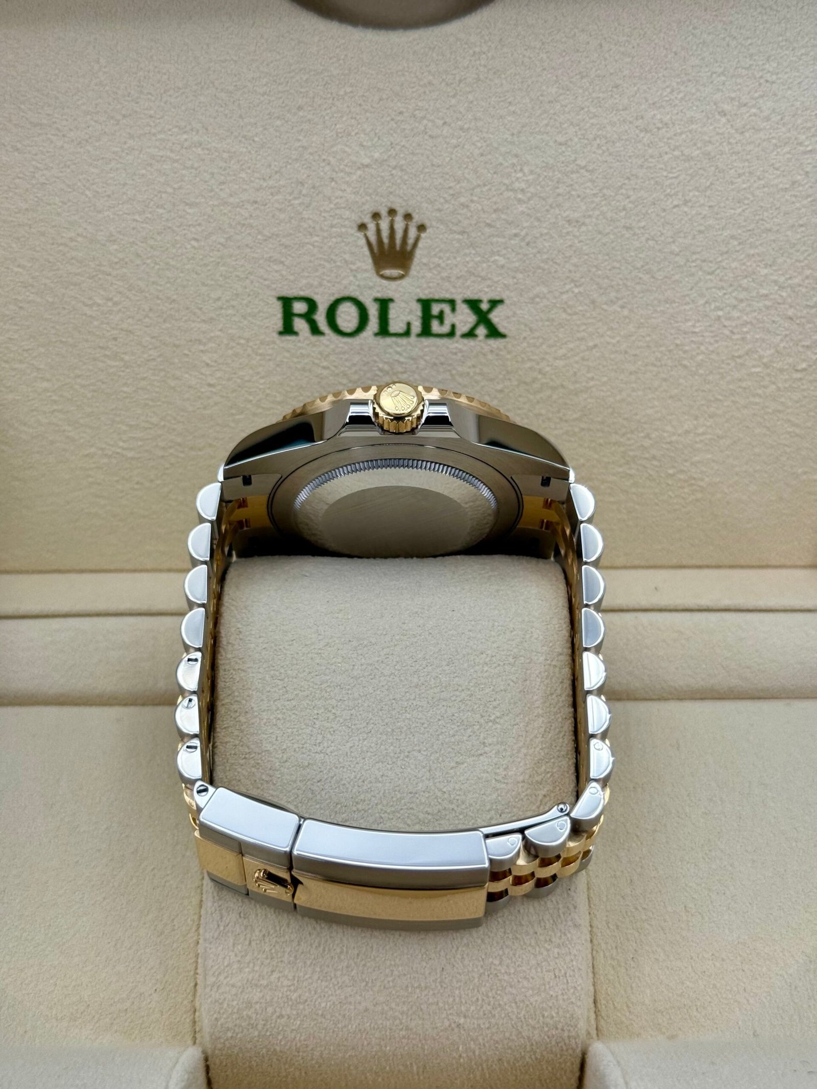 2024 Rolex GMT-Master II 40mm 126713GRNR Two-Tone Jubilee Black Dial - Image 9