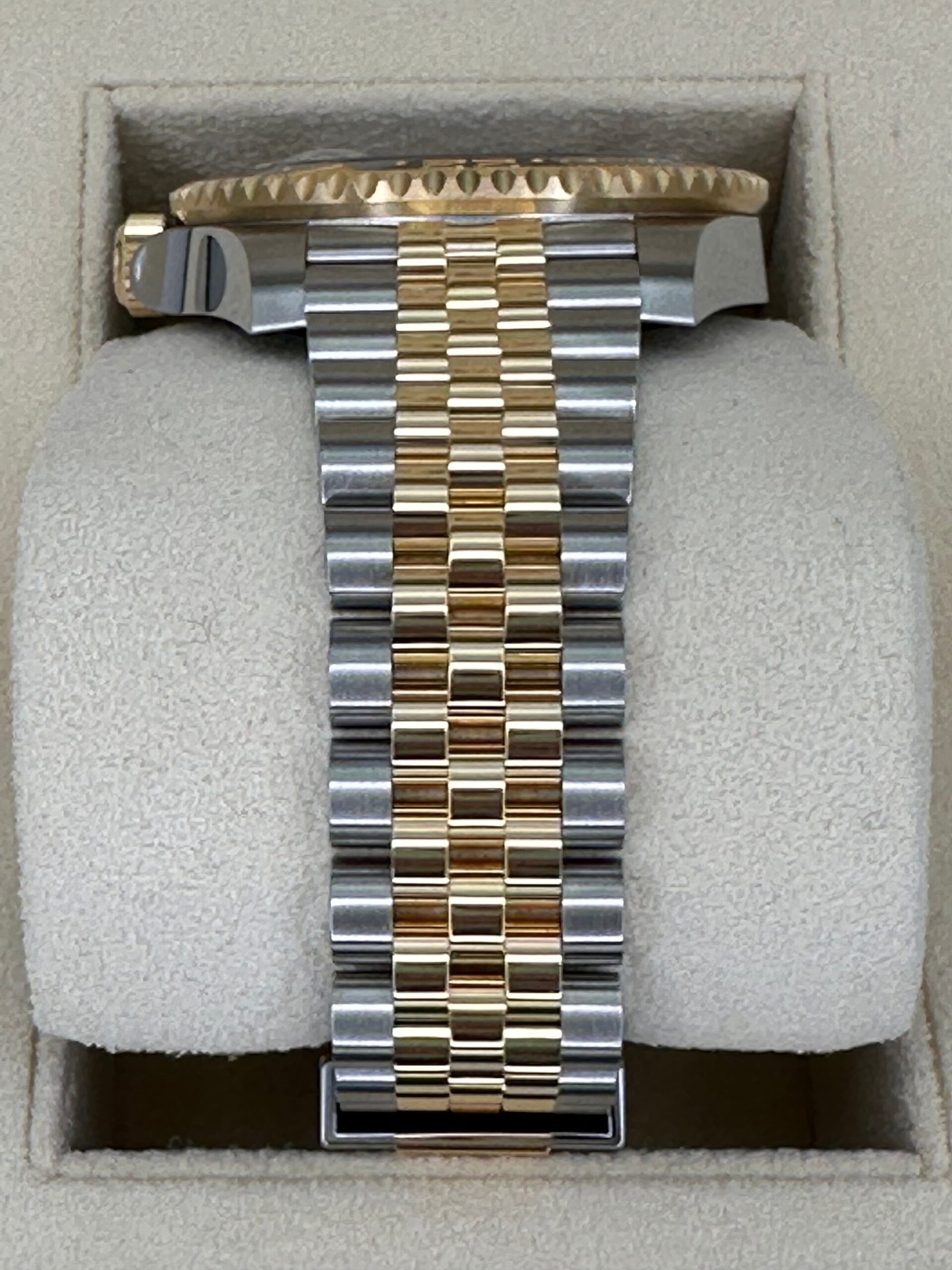 2025 Rolex GMT-Master II 40mm 126713GRNR Two-Tone Jubilee (Unworn) - Image 4