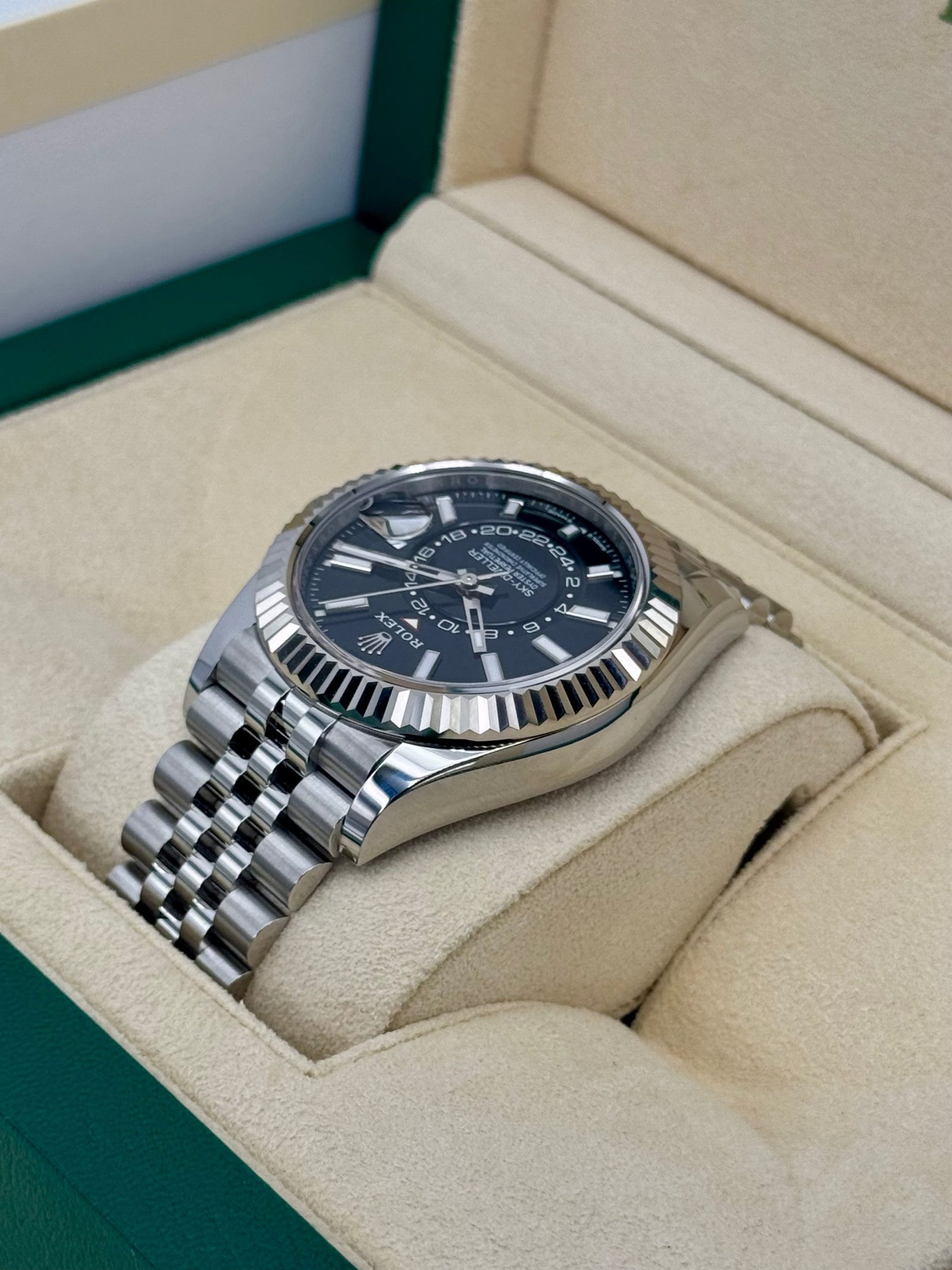2025 Rolex Sky-Dweller 42mm 336934 Jubilee Black Dial (Unworn) - Image 7