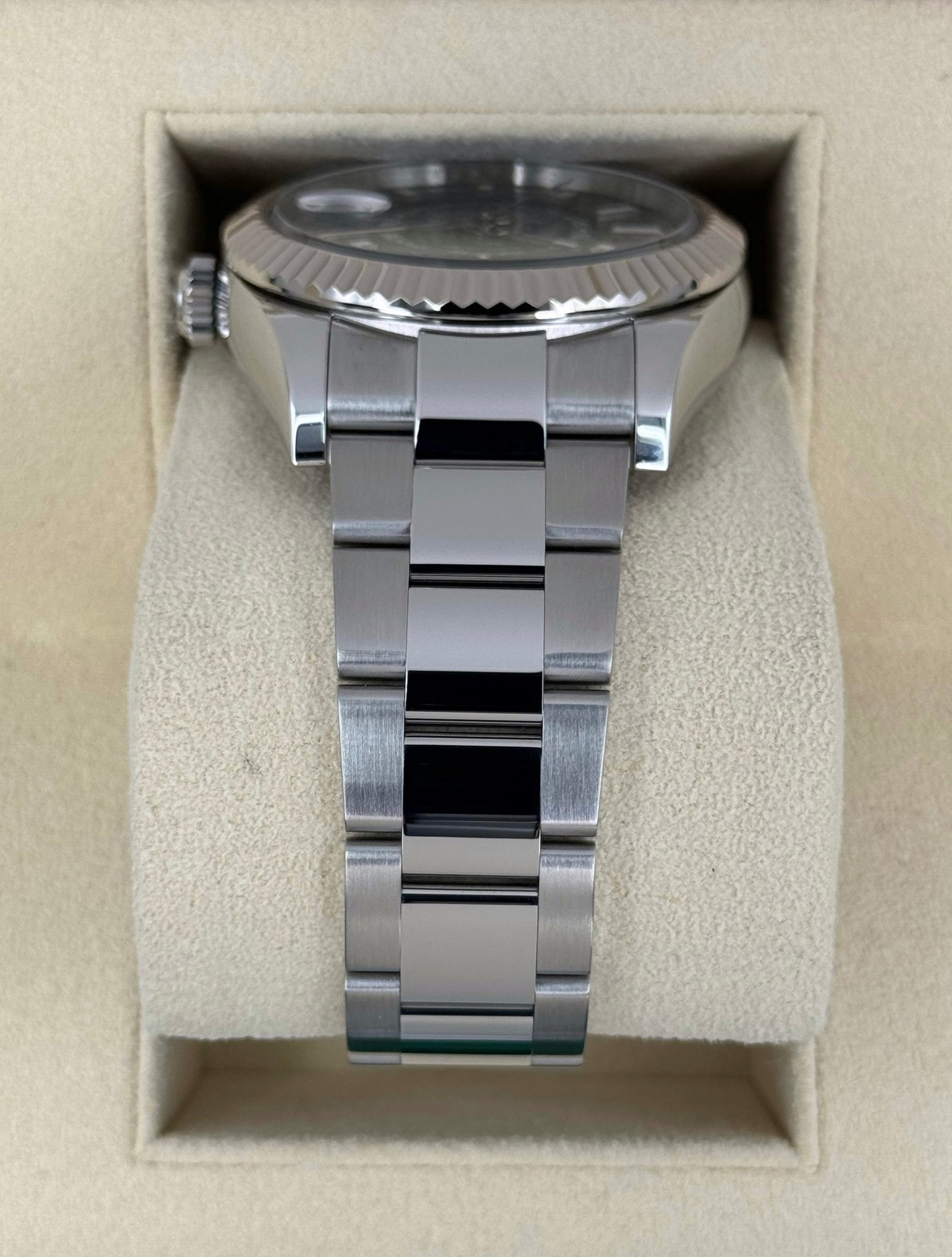 2025 Rolex Sky-Dweller 42mm 336934 Oyster Green Dial (Unworn) - Image 4