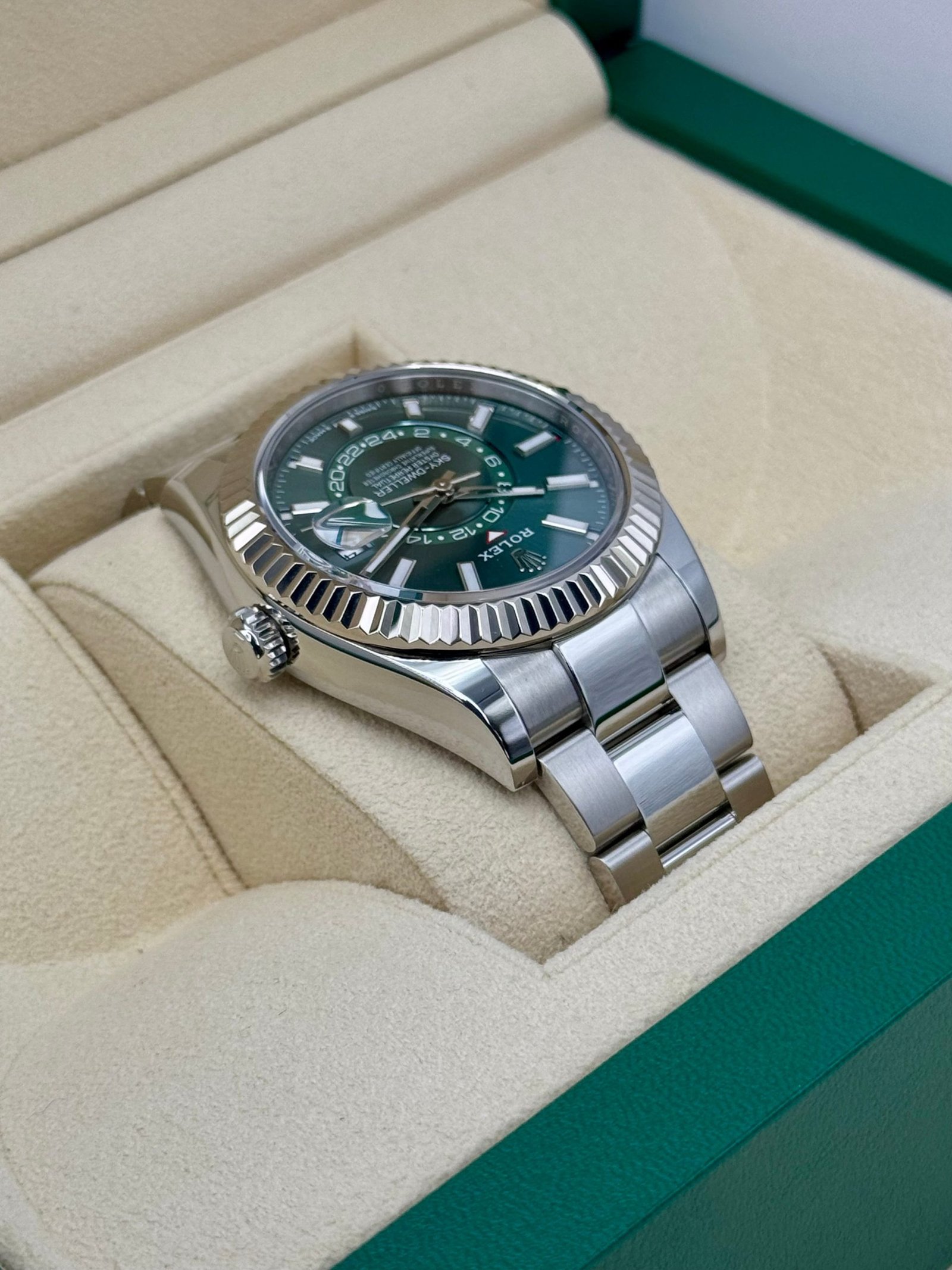 2025 Rolex Sky-Dweller 42mm 336934 Oyster Green Dial (Unworn) - Image 8