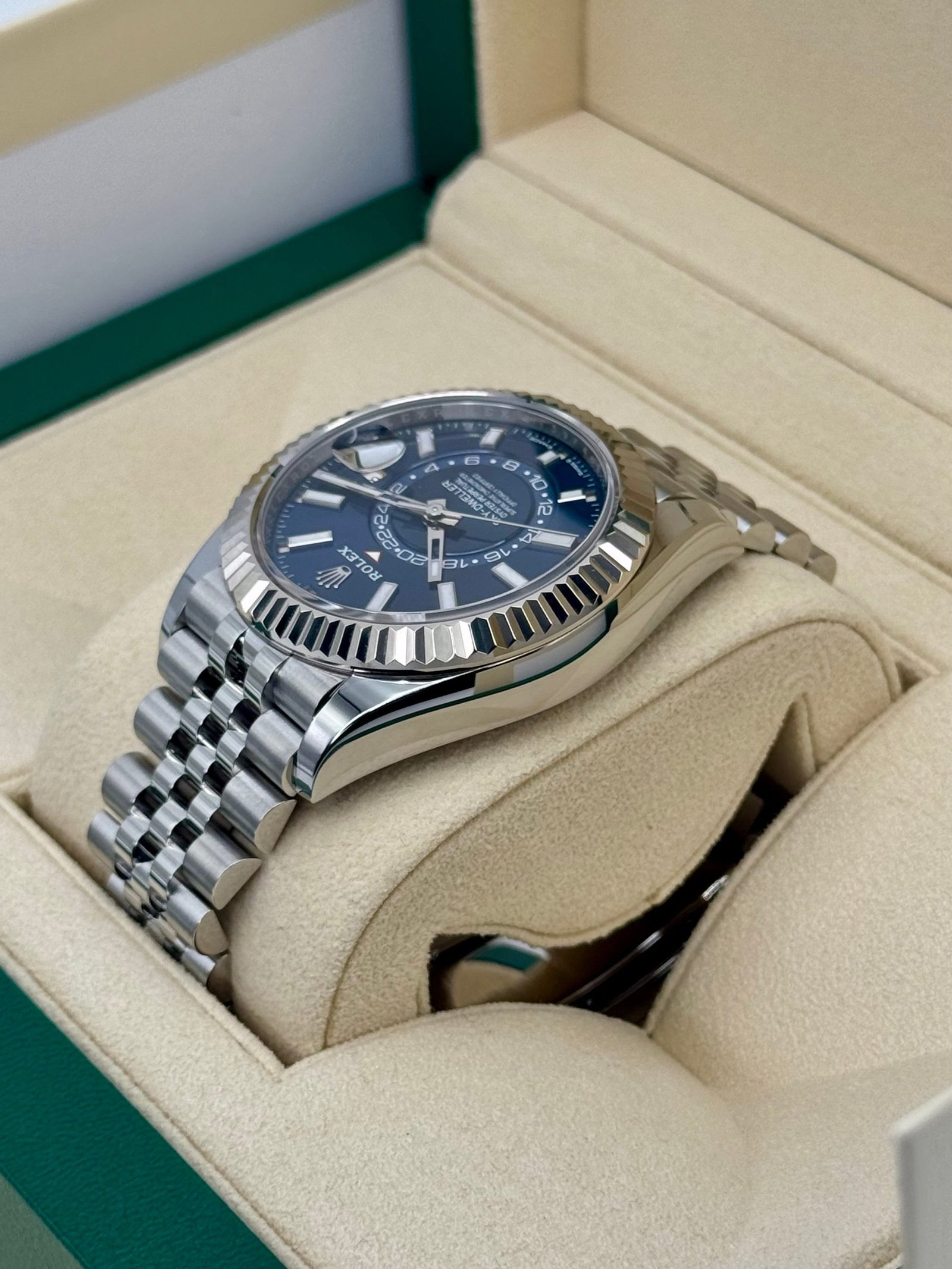 2025 Rolex Sky-Dweller 42mm 336934 Jubilee Blue Dial (Unworn) - Image 7