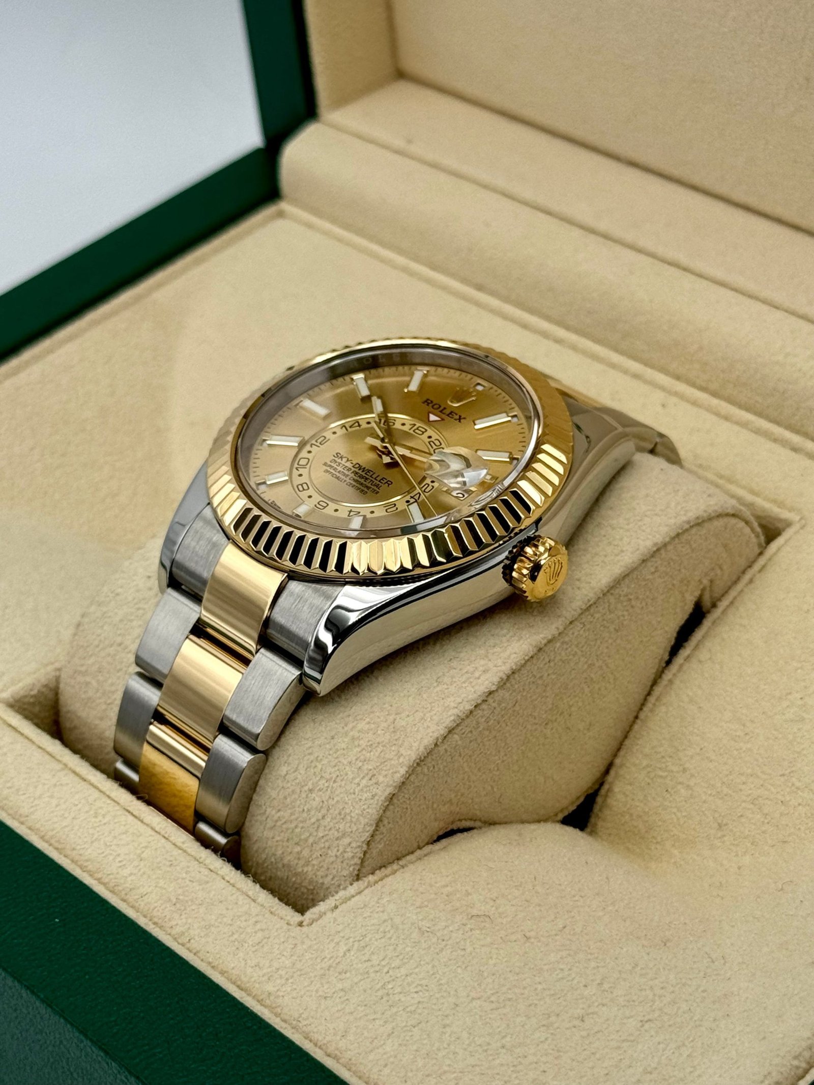 2017 Rolex Sky-Dweller 42mm 326933 Two-Tone Oyster Champagne Dial - Image 5