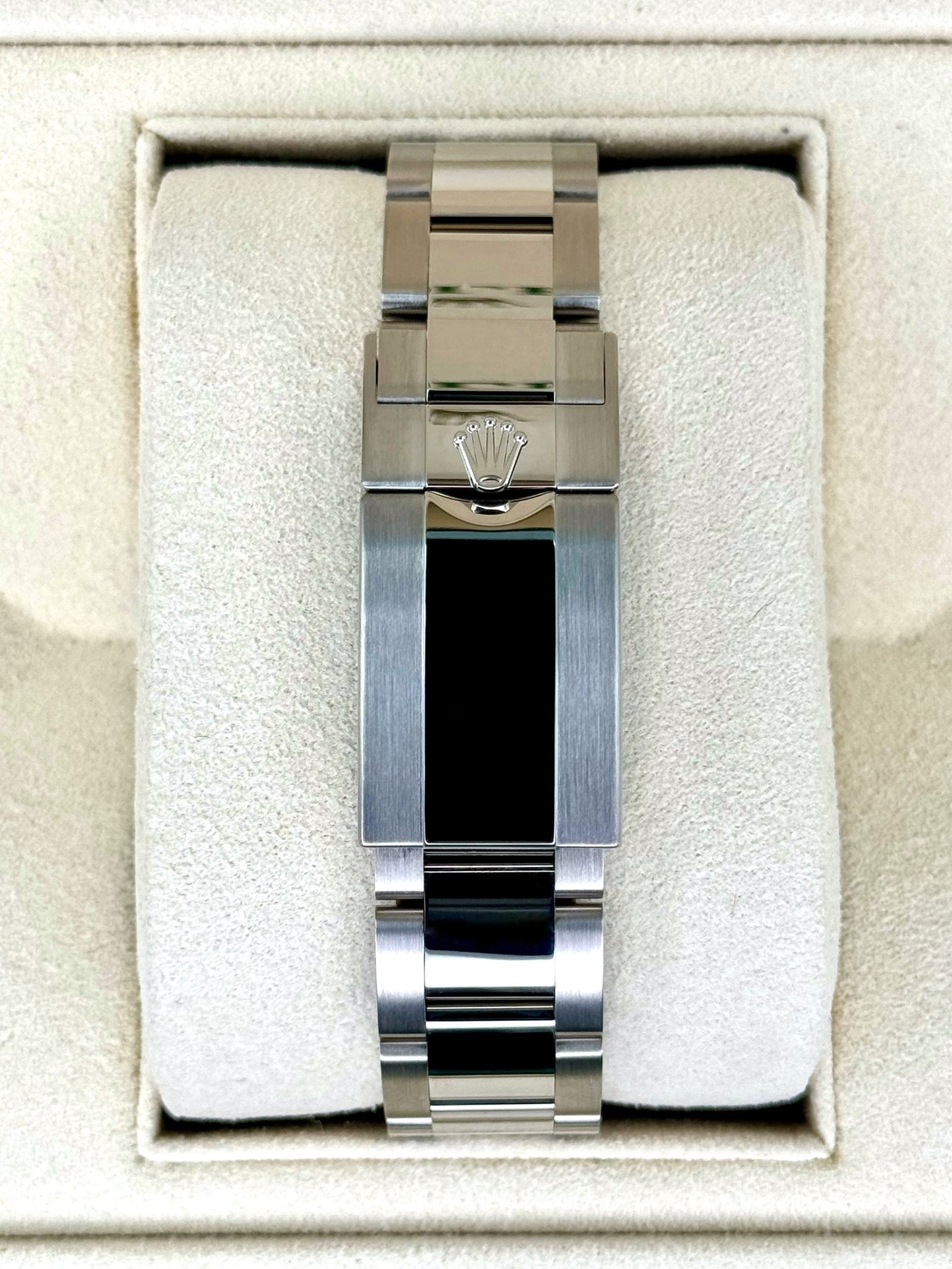 2024 Rolex Daytona 40mm 126579RBR Mother of Pearl Diamond Dial (Unworn) - Image 2