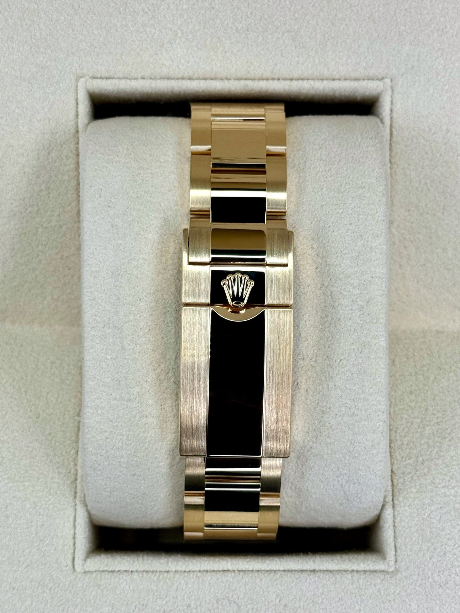 2023 Rolex Daytona 40mm 116508 Yellow Gold Meteorite Dial (Unworn) - Image 2
