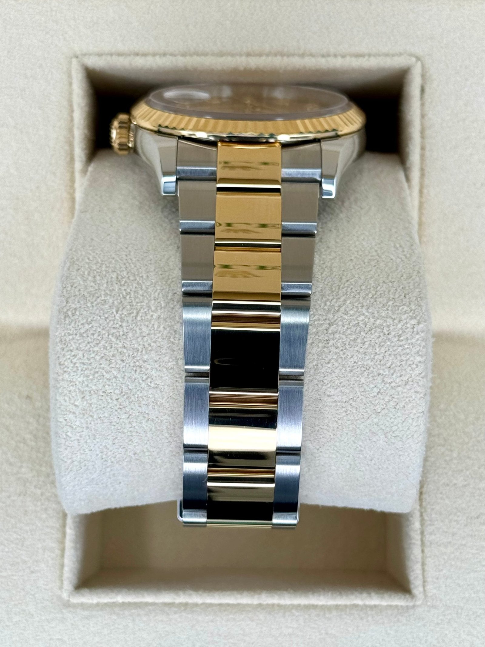 2024 Rolex Datejust 36mm 126233 Two-Tone Champagne Diamond Dial (Unworn) - Image 4