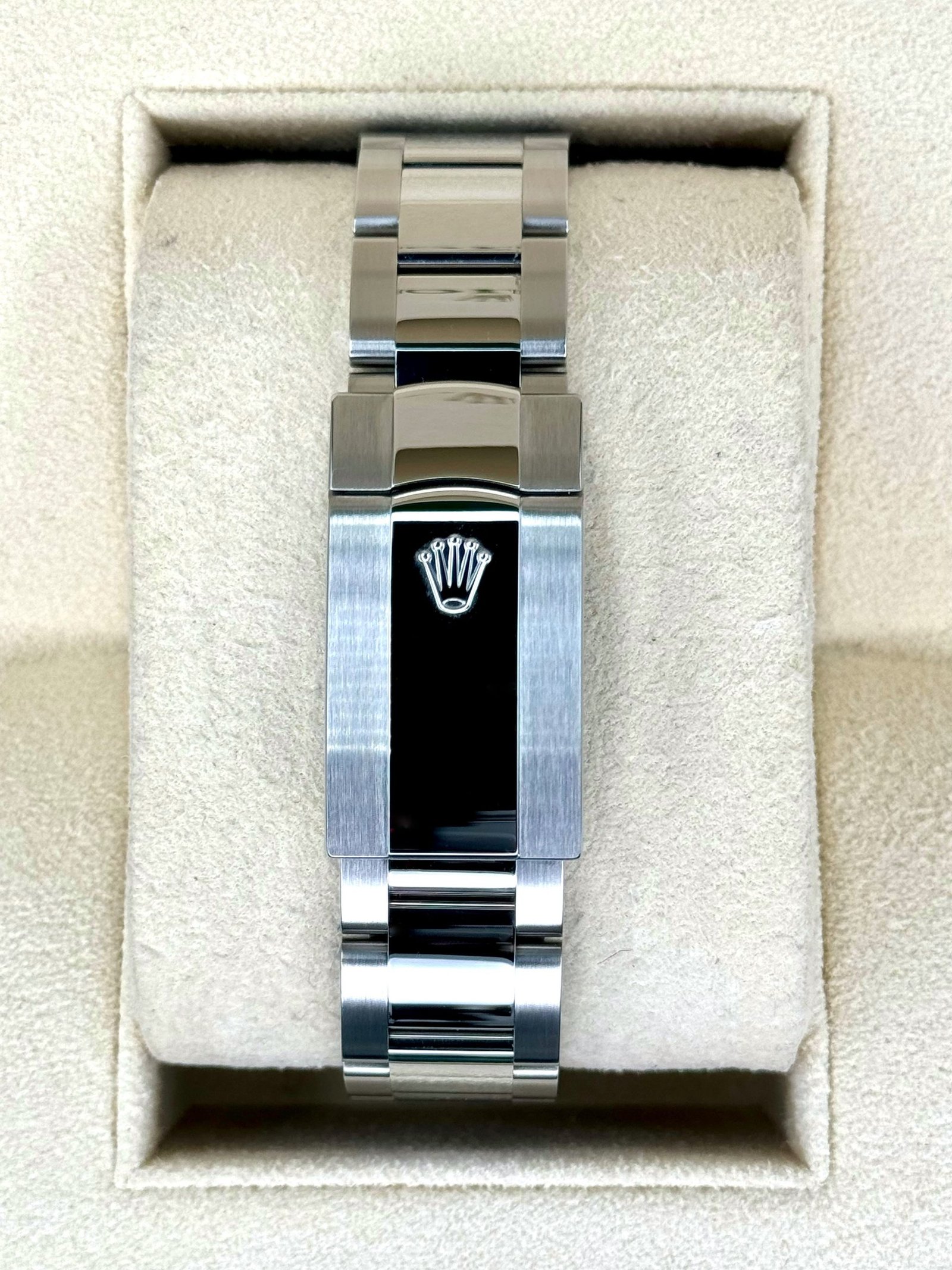 2025 Rolex Datejust 41mm 126334 Oyster Black Diamond Dial (Unworn) - Image 2