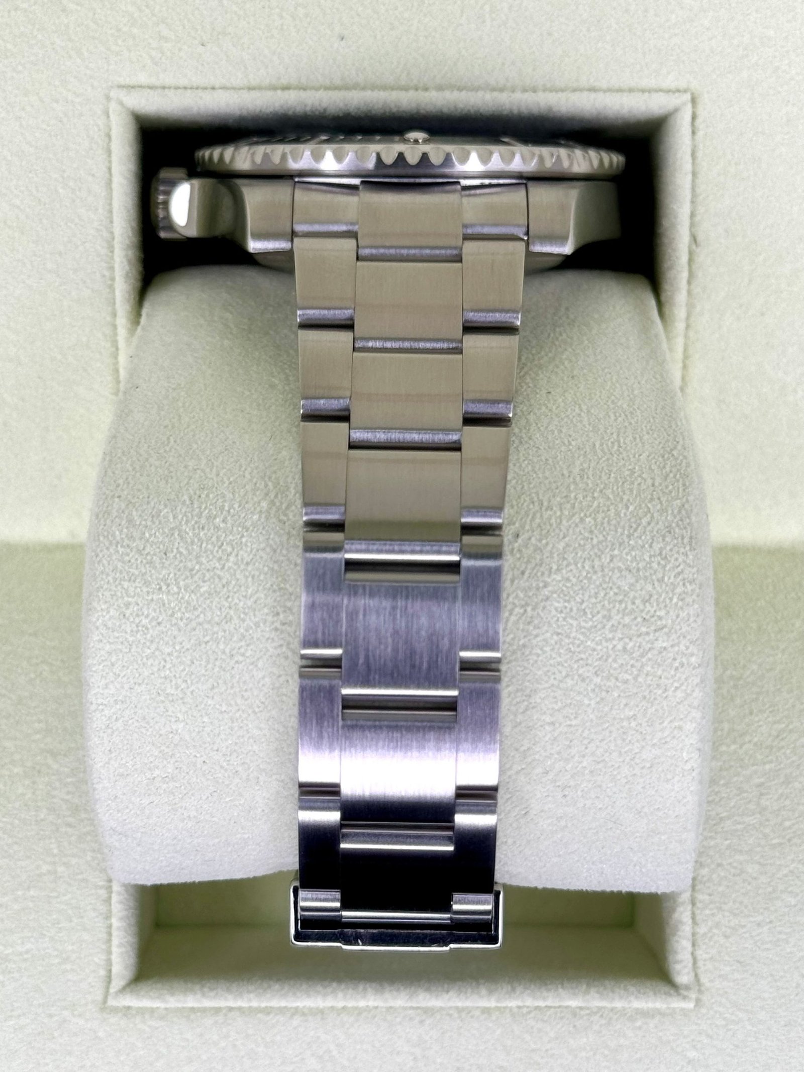 2011 Rolex Submariner 40mm 116610 Stainless Steel Black Dial - Image 4