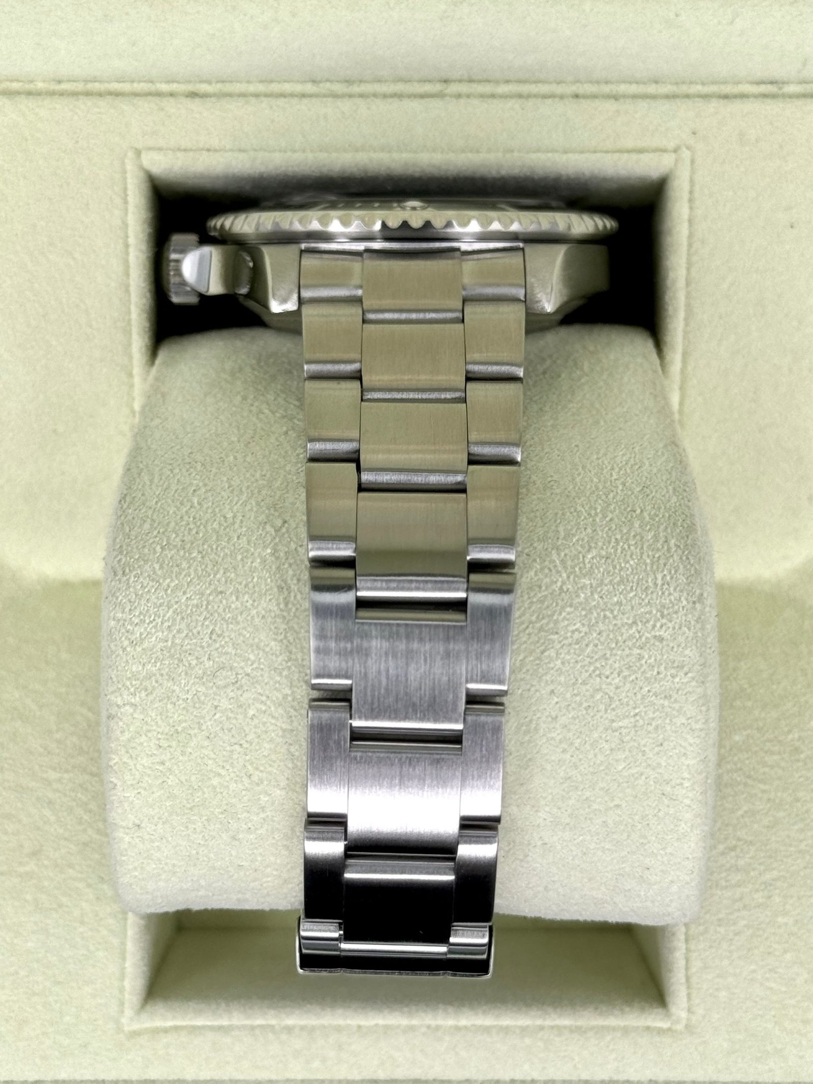 2010 Rolex Submariner Date 40mm 16610 Stainless Steel Black Dial - Image 4