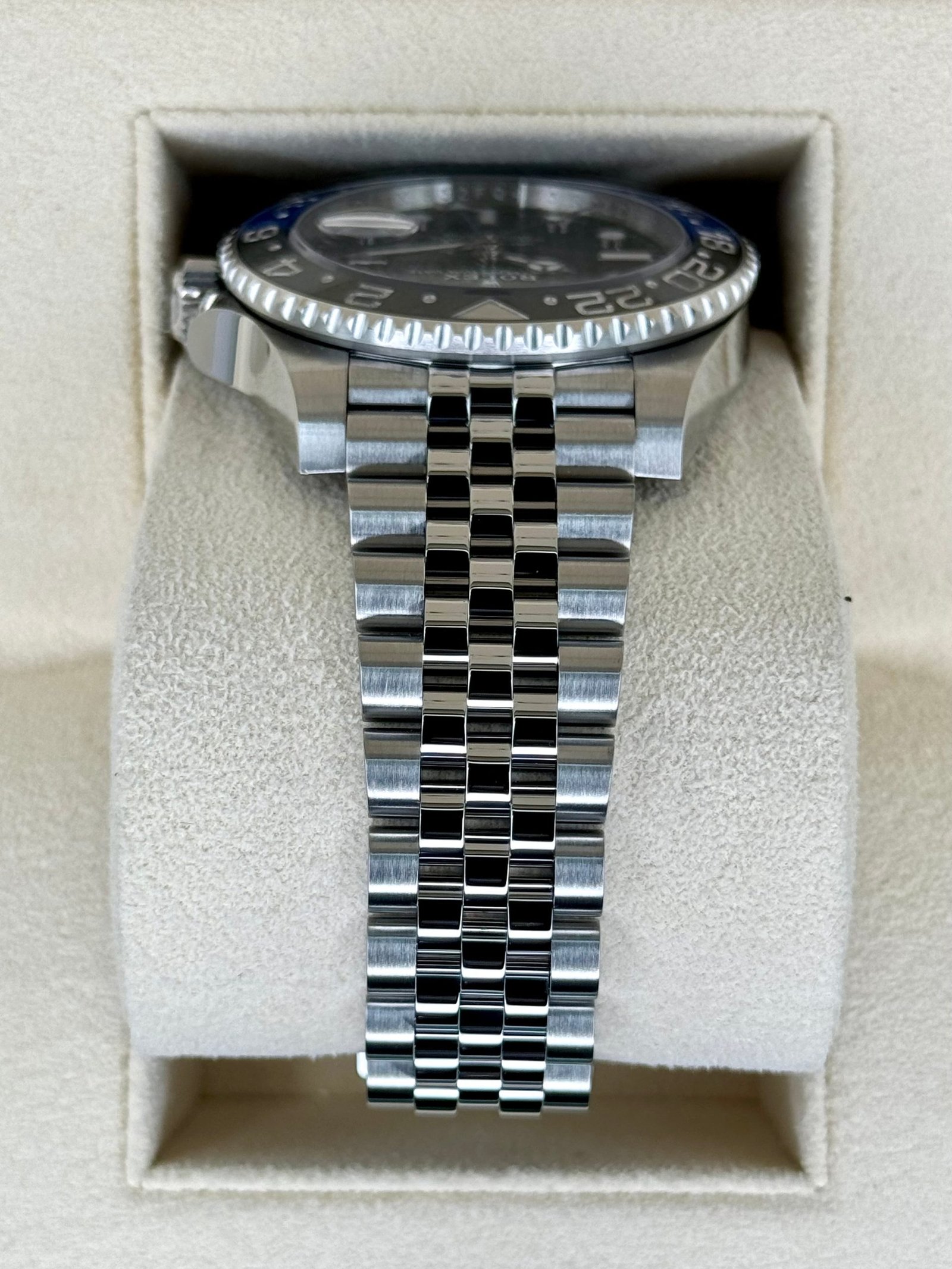 2022 Rolex GMT-Master II “Batgirl” 40mm 126710BLNR Jubilee Black Dial - Image 4