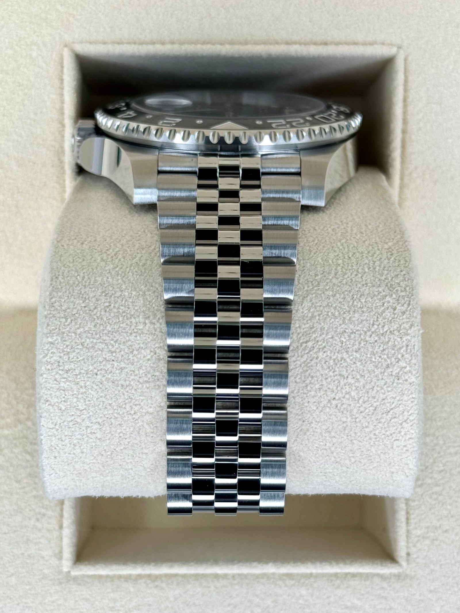 2024 Rolex GMT-Master II “Bruce Wayne” 40mm 126710GRNR Jubilee (Unworn) - Image 4