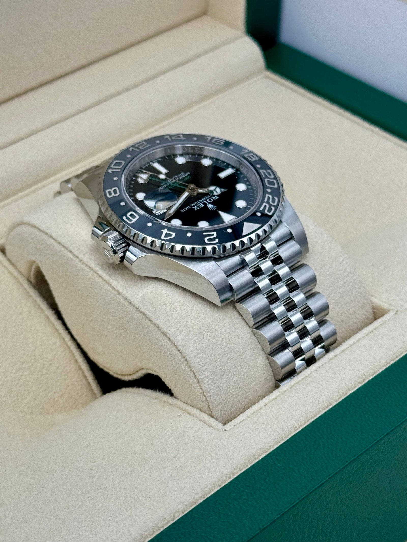 2024 Rolex GMT-Master II “Bruce Wayne” 40mm 126710GRNR Jubilee (Unworn) - Image 8