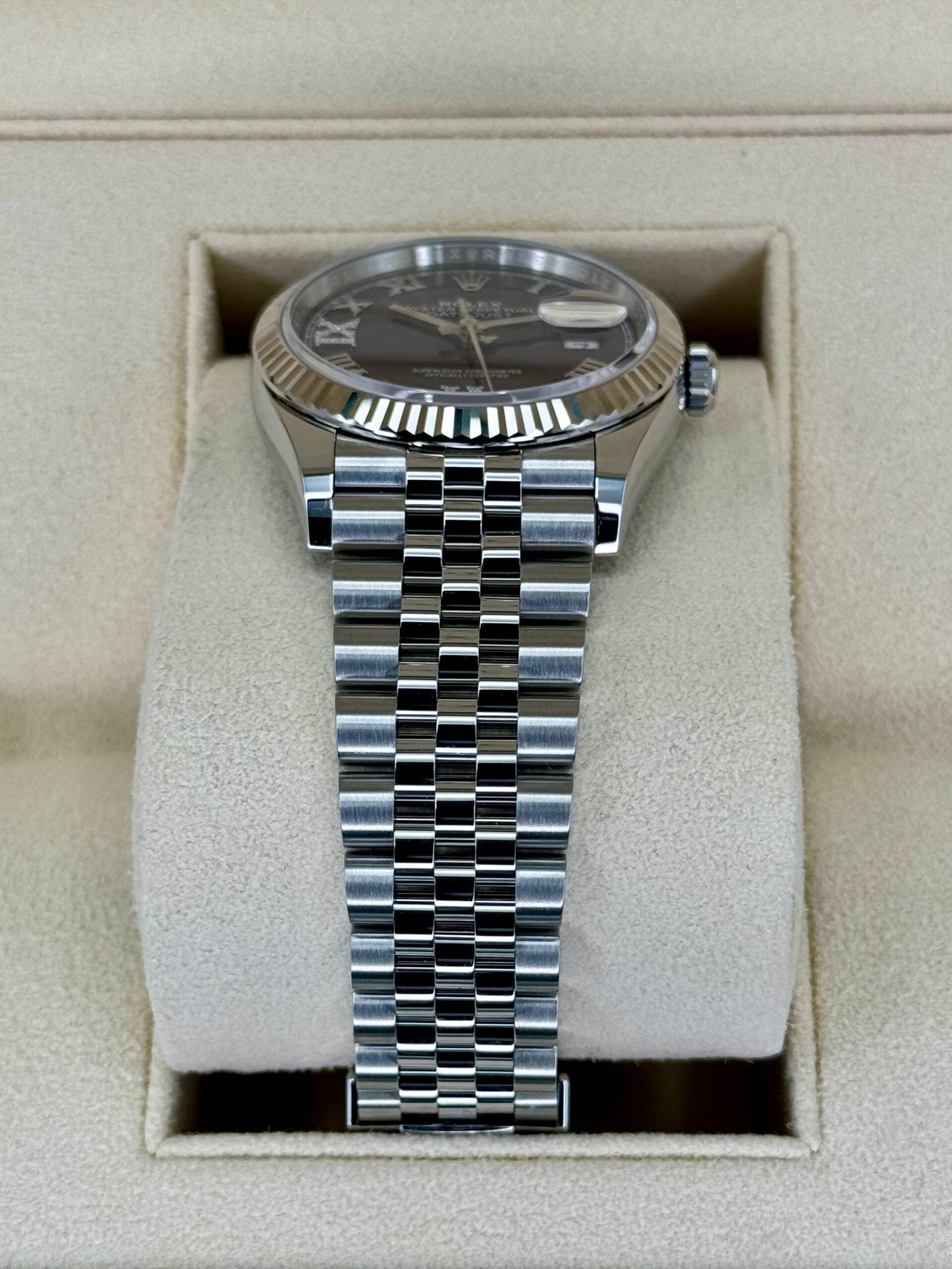 2025 Rolex Datejust 36mm 126234 Stainless Steel Jubilee Purple Dial (Unworn) - Image 3