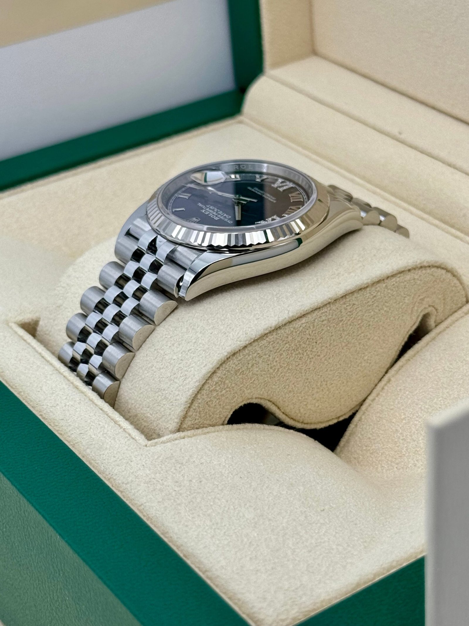 2025 Rolex Datejust 36mm 126234 Stainless Steel Jubilee Purple Dial (Unworn) - Image 7