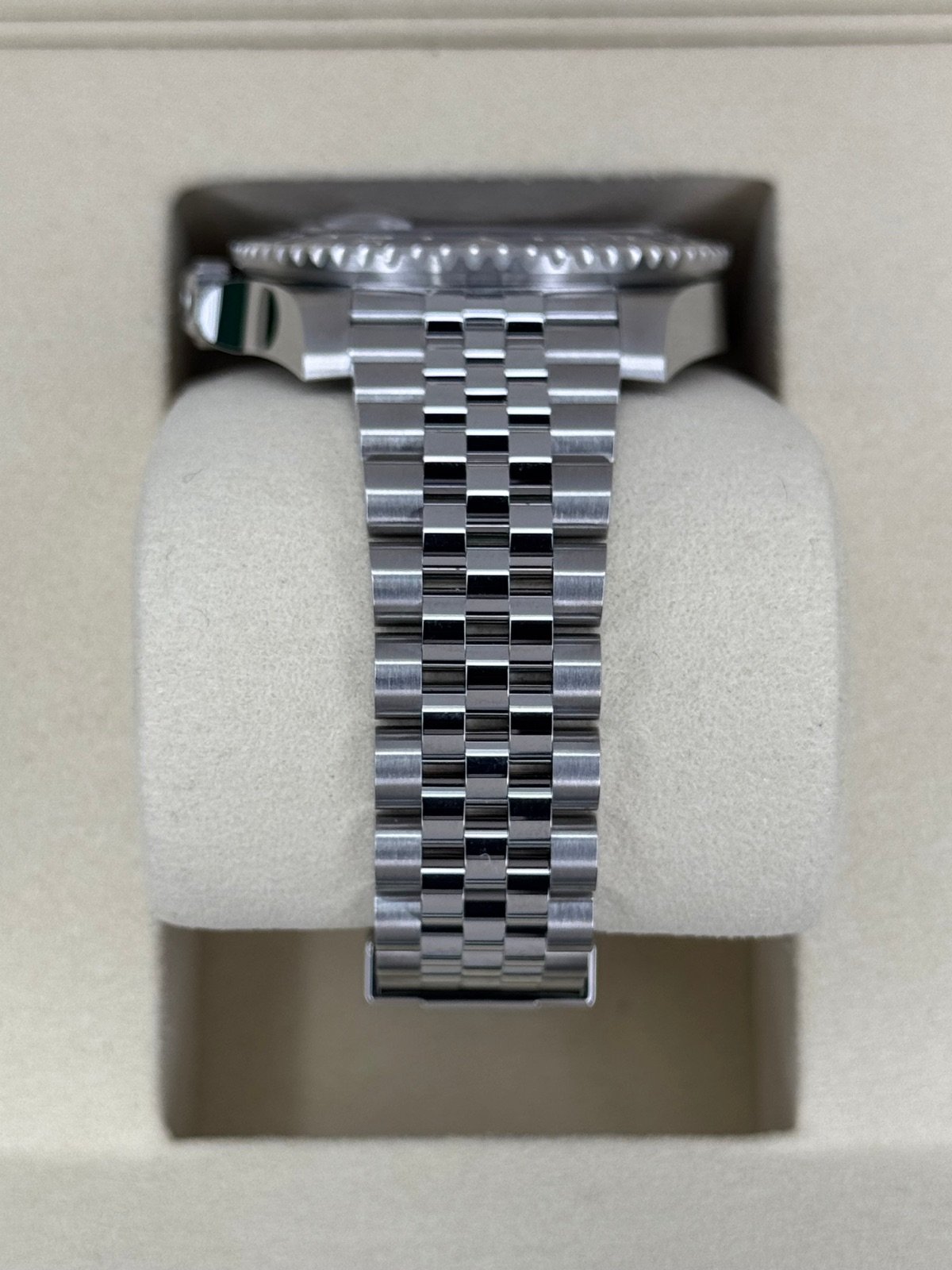 2025 Rolex GMT-Master II “Pepsi” 40mm 126710BLRO Jubilee (Unworn) - Image 4