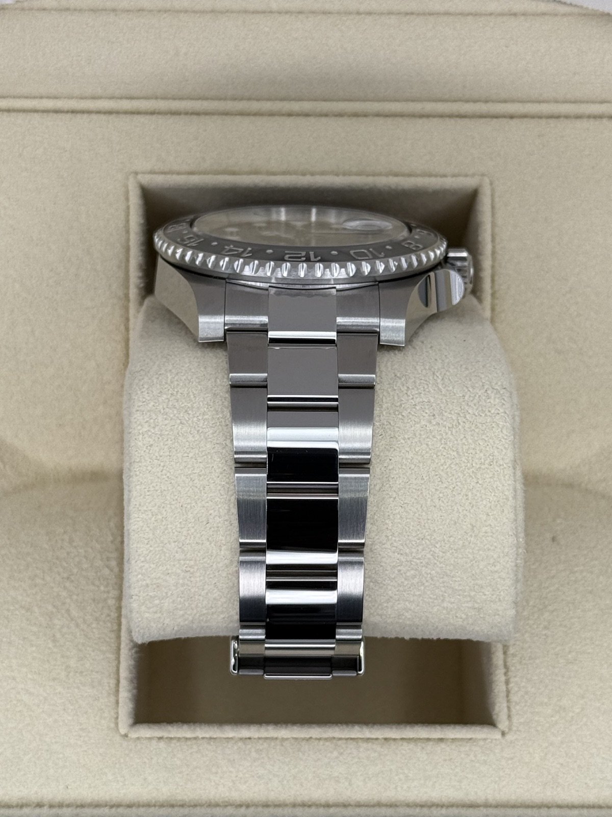 2024 Rolex GMT-Master II “Bruce Wayne” 40mm 126710GRNR Oyster (Unworn) - Image 3