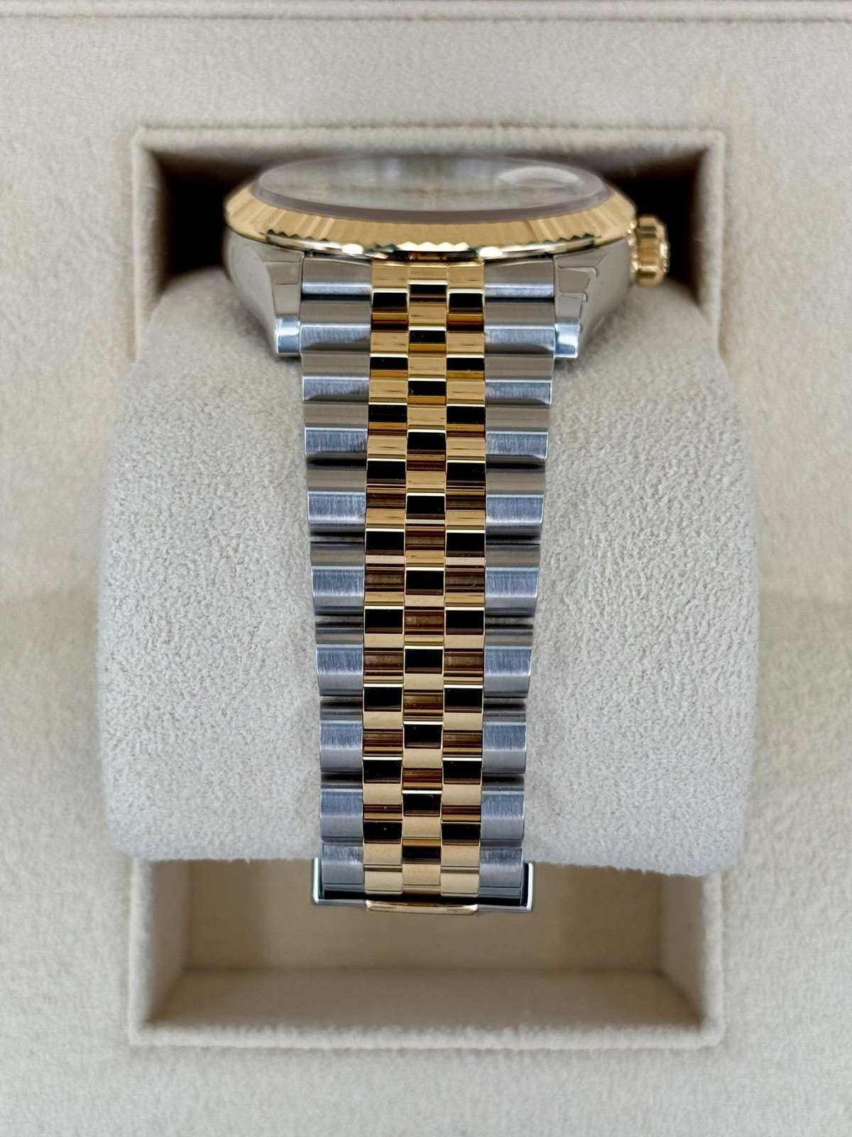 2024 Rolex Datejust 36mm 126233 Mother of Pearl Diamond Dial (Unworn) - Image 3