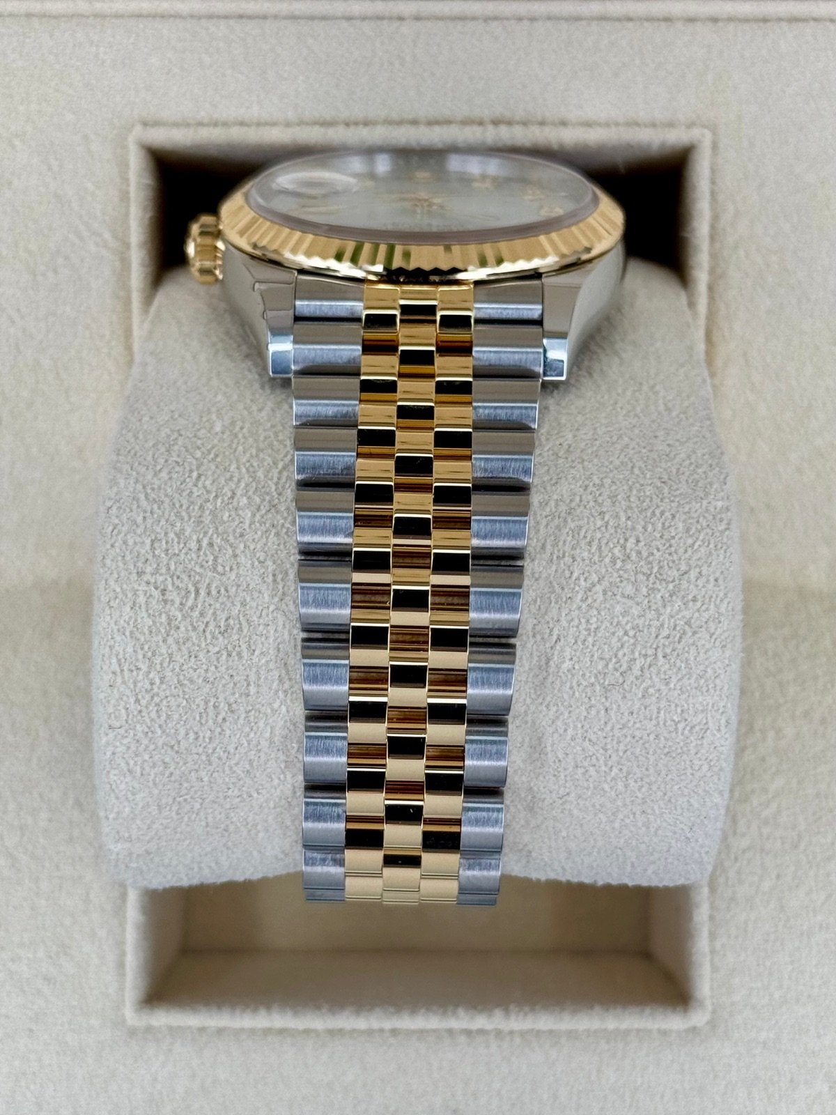 2024 Rolex Datejust 36mm 126233 Mother of Pearl Diamond Dial (Unworn) - Image 4