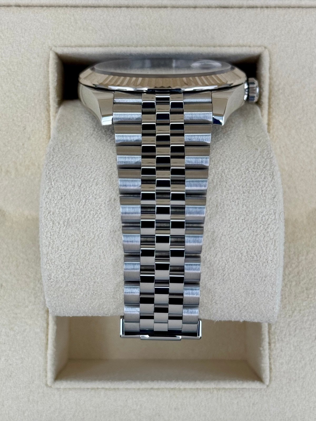 2024 Rolex Datejust 41mm 126334 Jubilee Wimbledon Dial - Image 3