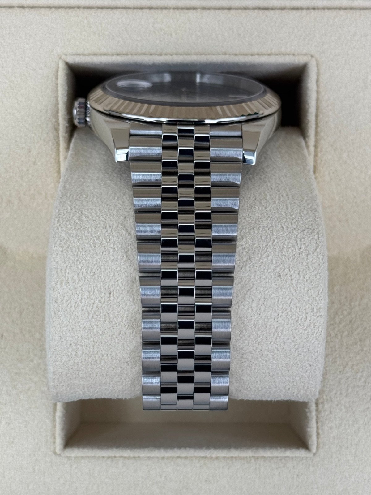 2024 Rolex Datejust 41mm 126334 Jubilee Wimbledon Dial - Image 4