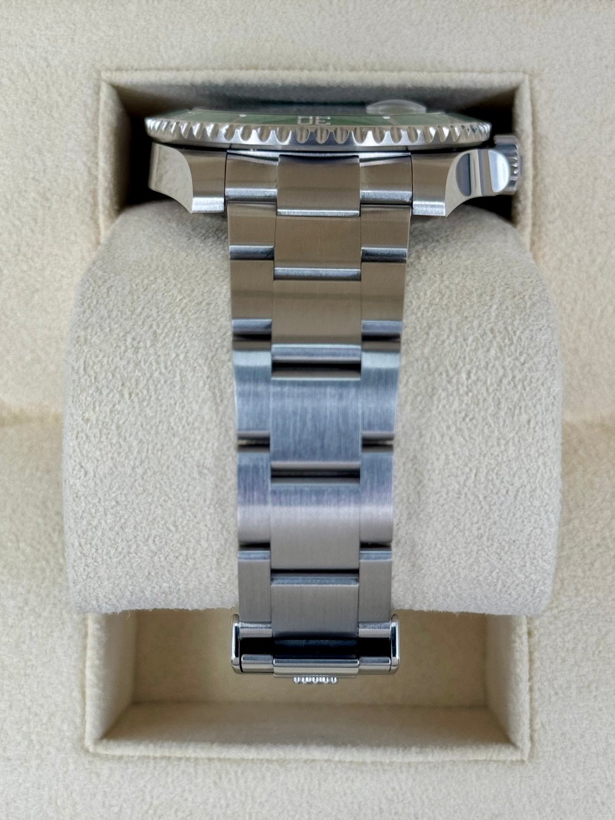 2017 Rolex Submariner “Hulk” 40mm 116610LV Green Dial - Image 3