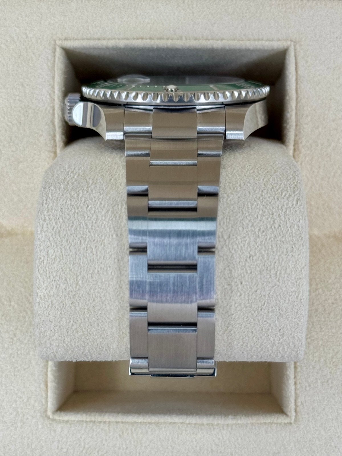 2017 Rolex Submariner “Hulk” 40mm 116610LV Green Dial - Image 4