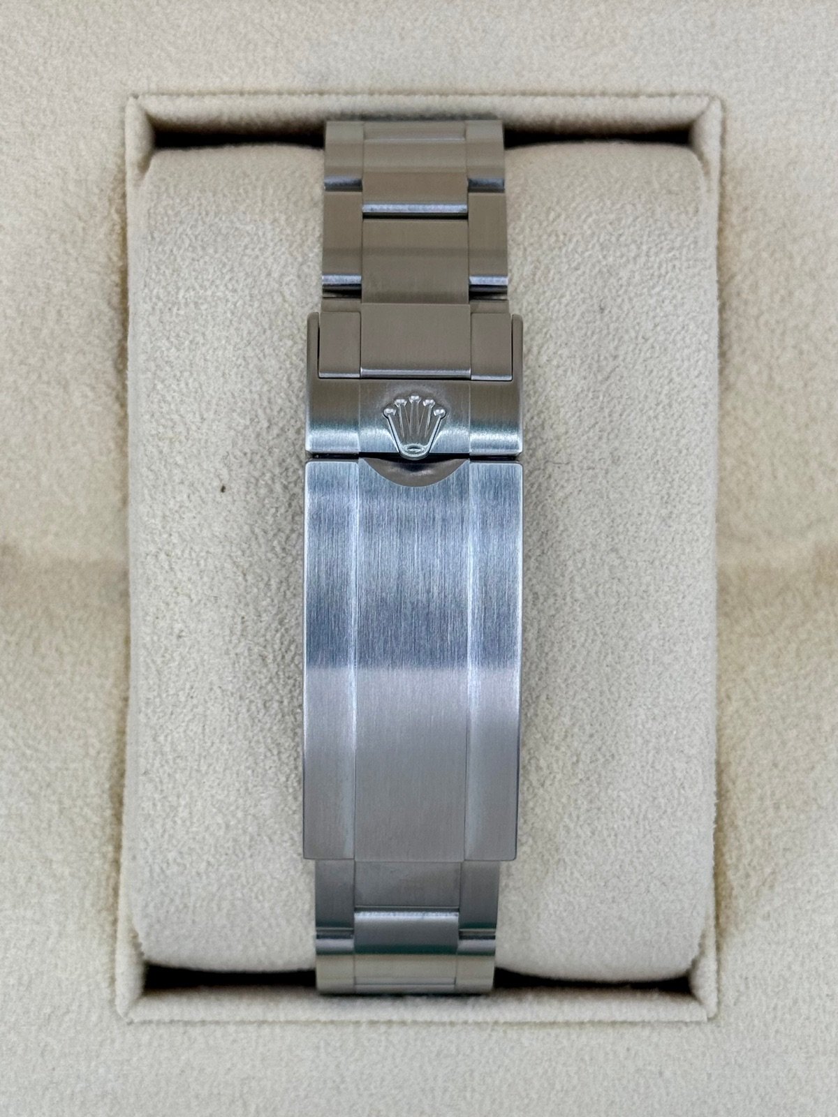 2017 Rolex Submariner “Hulk” 40mm 116610LV Green Dial - Image 2