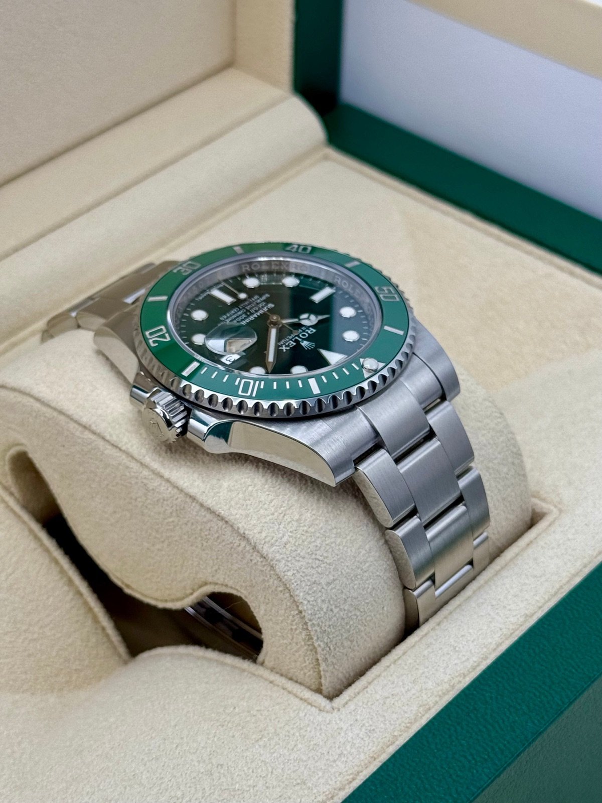 2017 Rolex Submariner “Hulk” 40mm 116610LV Green Dial - Image 8