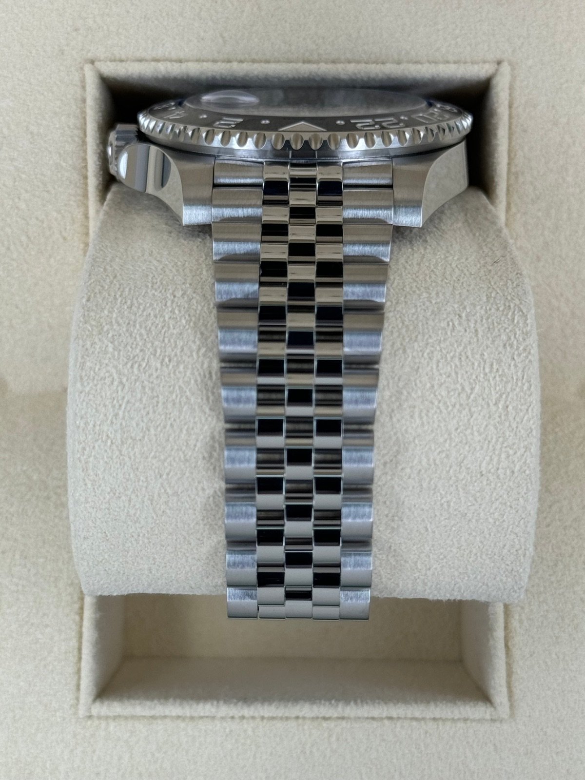 2022 Rolex GMT-Master II “Batgirl” 40mm 126710BLNR Jubilee Black Dial - Image 4