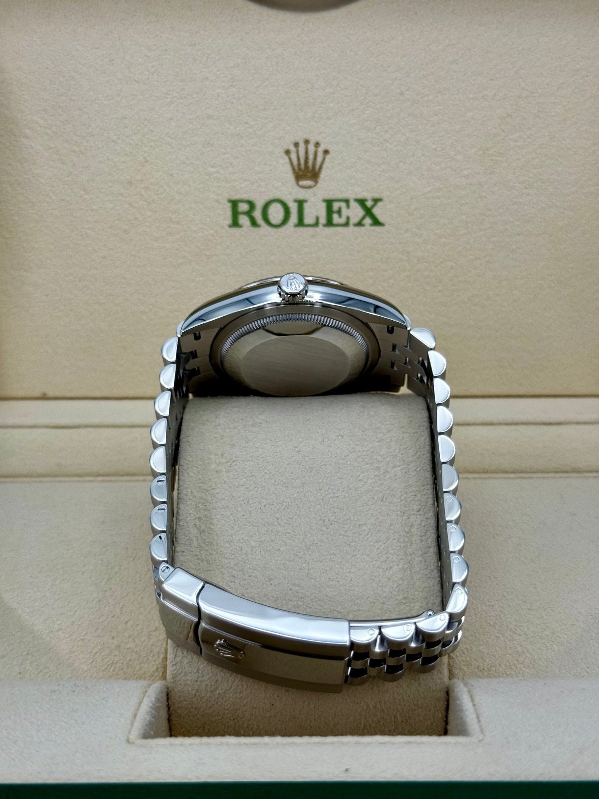 2023 Rolex Datejust 36mm 126234 Stainless Steel Jubilee Purple Dial - Image 9