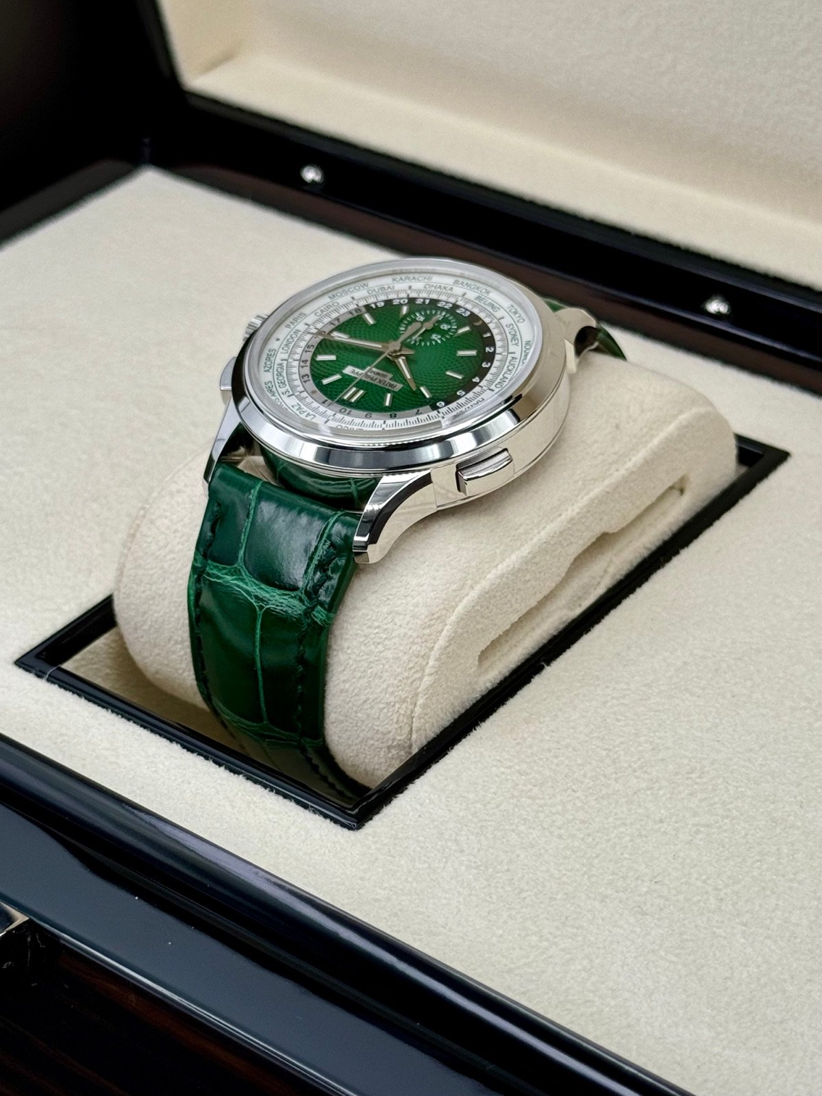 2023 Patek Philippe 5930P World Time Flyback Chronograph Platinum Green Dial - Image 7