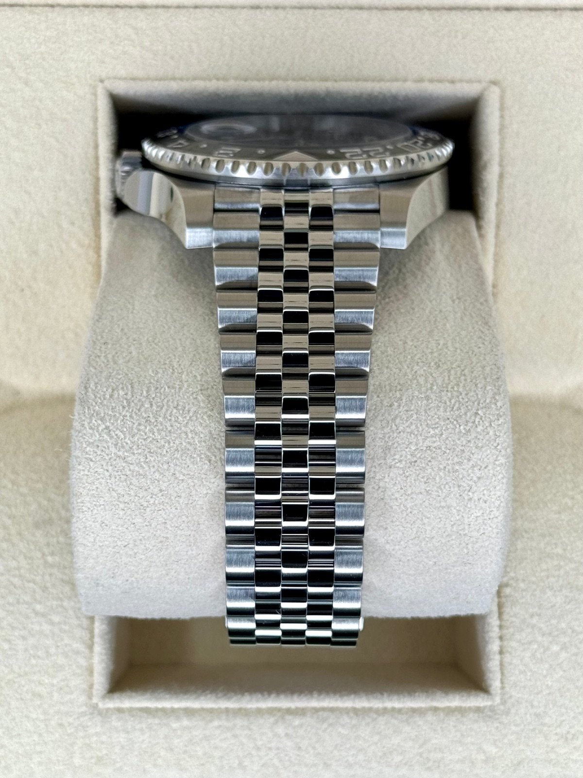2024 Rolex GMT-Master II “Batgirl” 40mm 126710BLNR Jubilee - Image 4