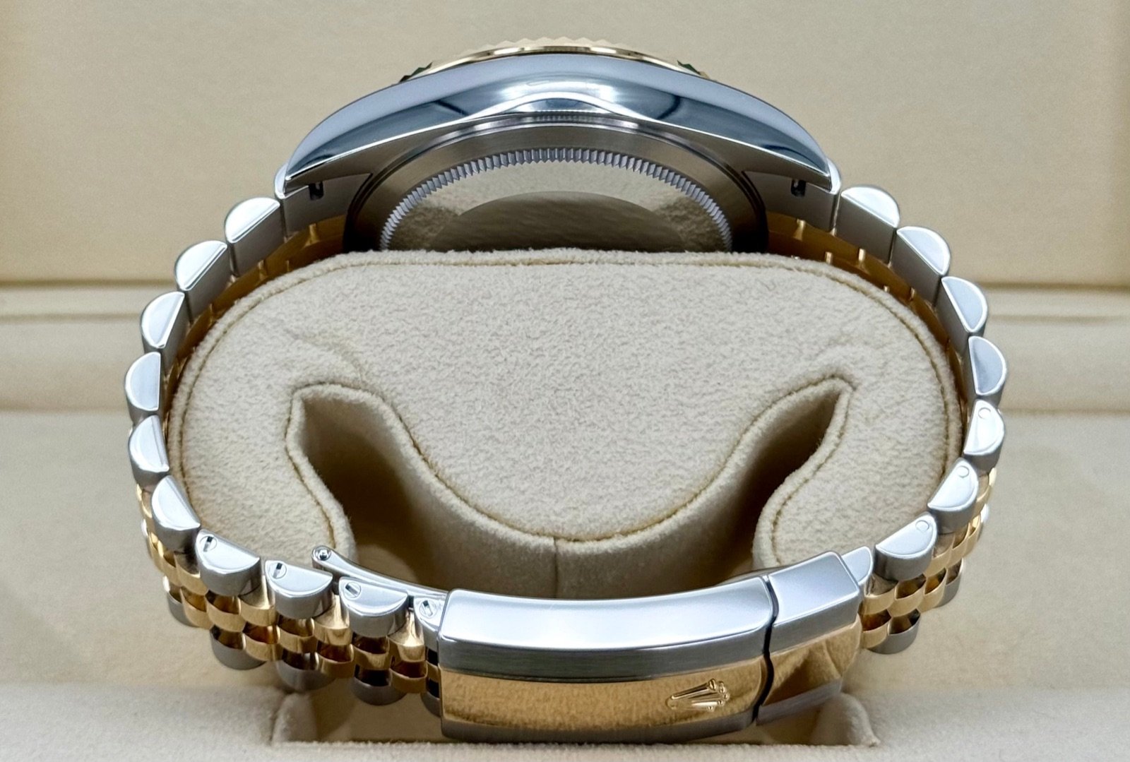 2024 Rolex Sky-Dweller 42mm 336933 Jubilee Champagne Dial (Unworn) - Image 10