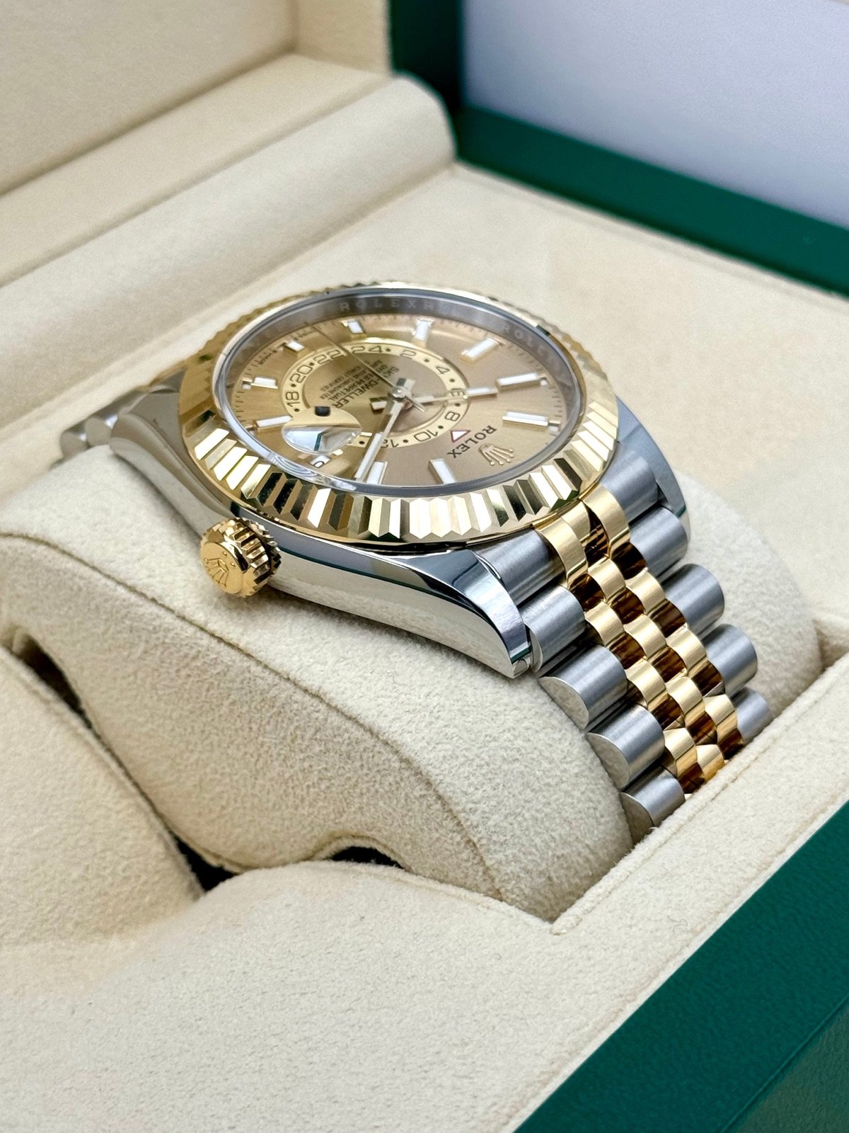 2024 Rolex Sky-Dweller 42mm 336933 Jubilee Champagne Dial (Unworn) - Image 8