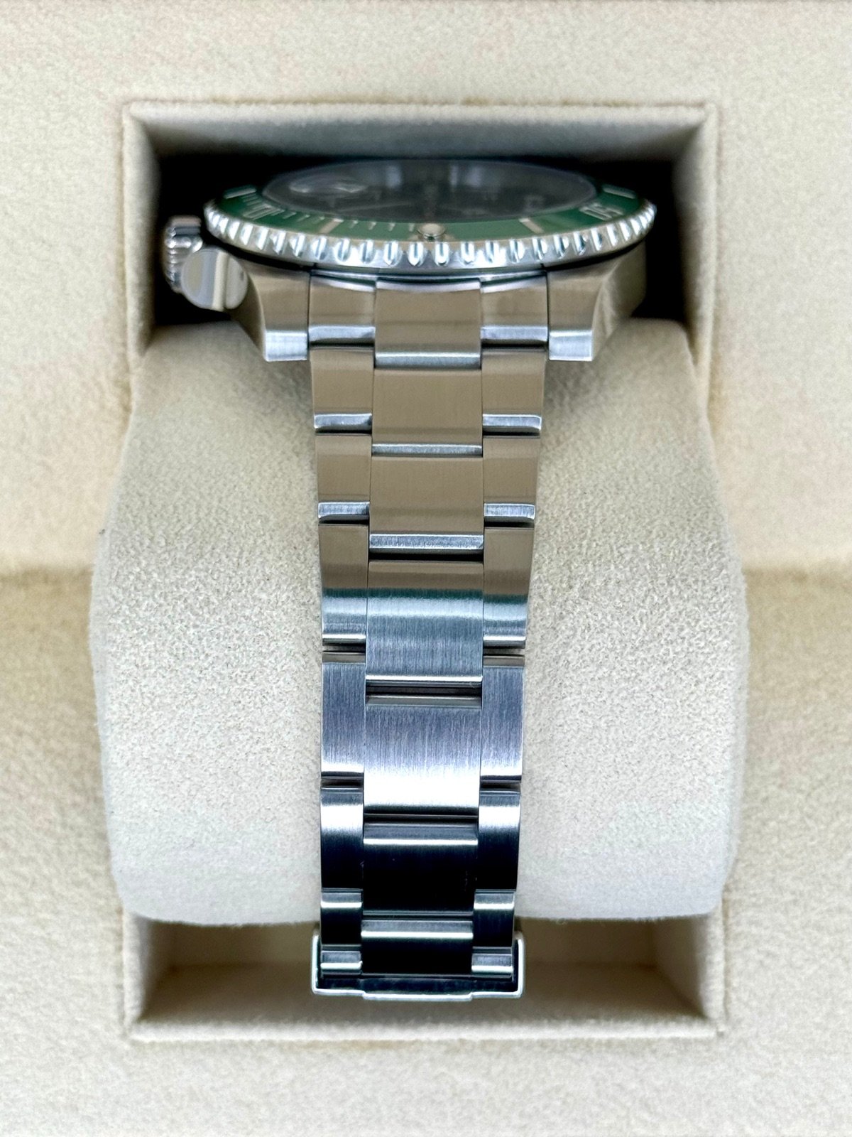 2017 Rolex Submariner “Hulk” 40mm 116610LV Green Dial - Image 4