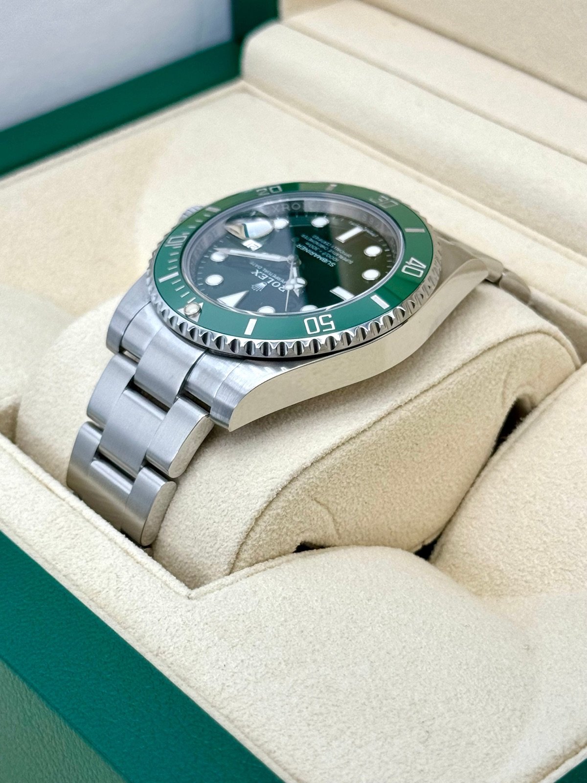 2017 Rolex Submariner “Hulk” 40mm 116610LV Green Dial - Image 7
