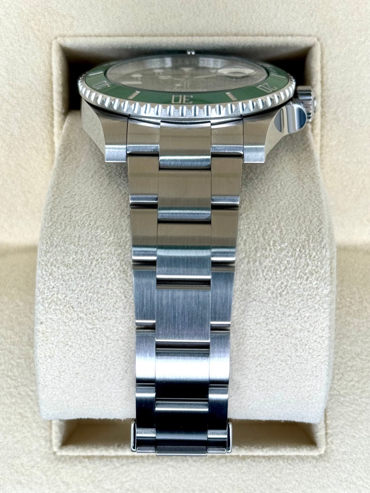 2018 Rolex Submariner “Hulk” 40mm 116610LV Green Dial - Image 3
