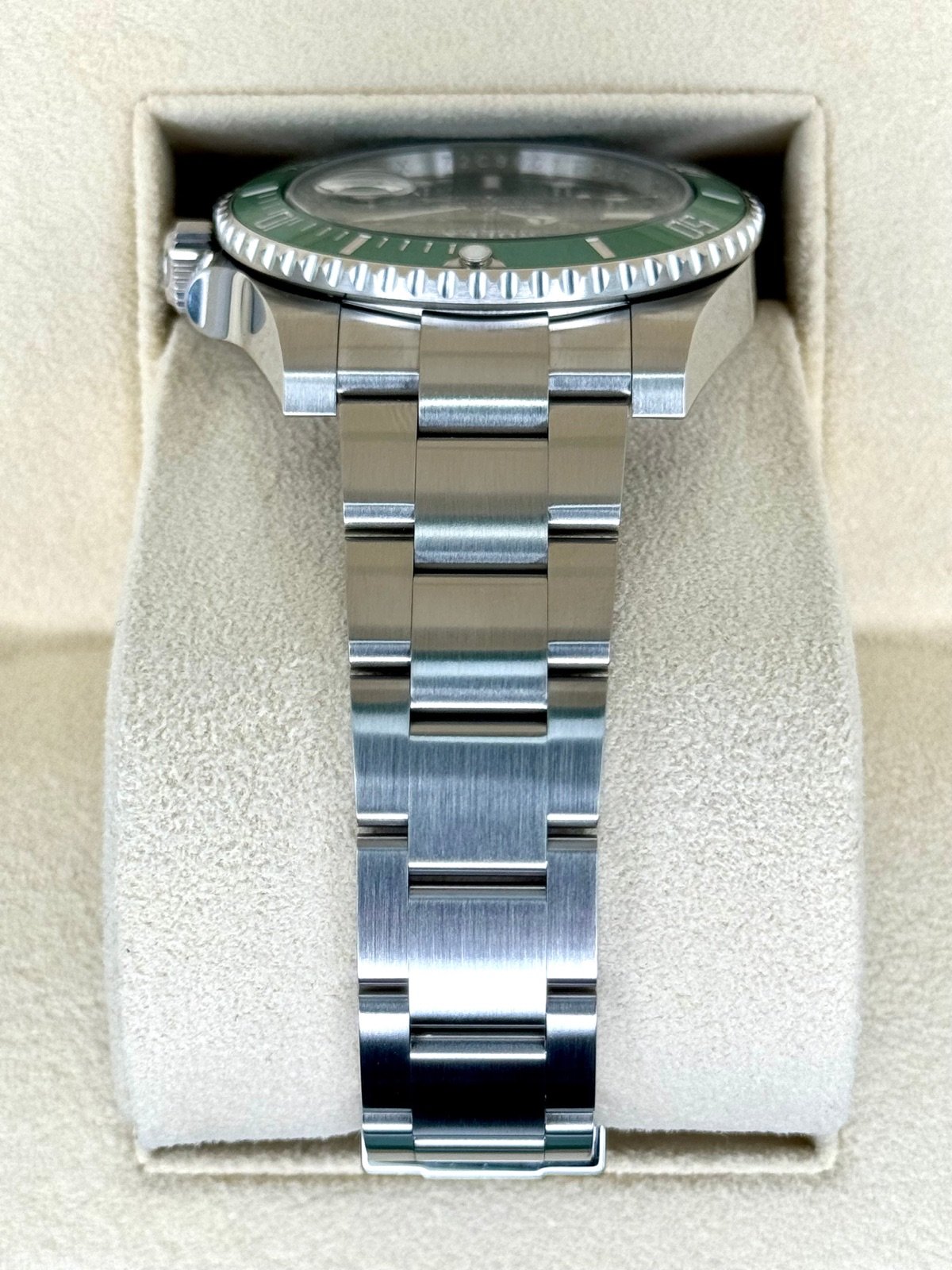 2018 Rolex Submariner “Hulk” 40mm 116610LV Green Dial - Image 4