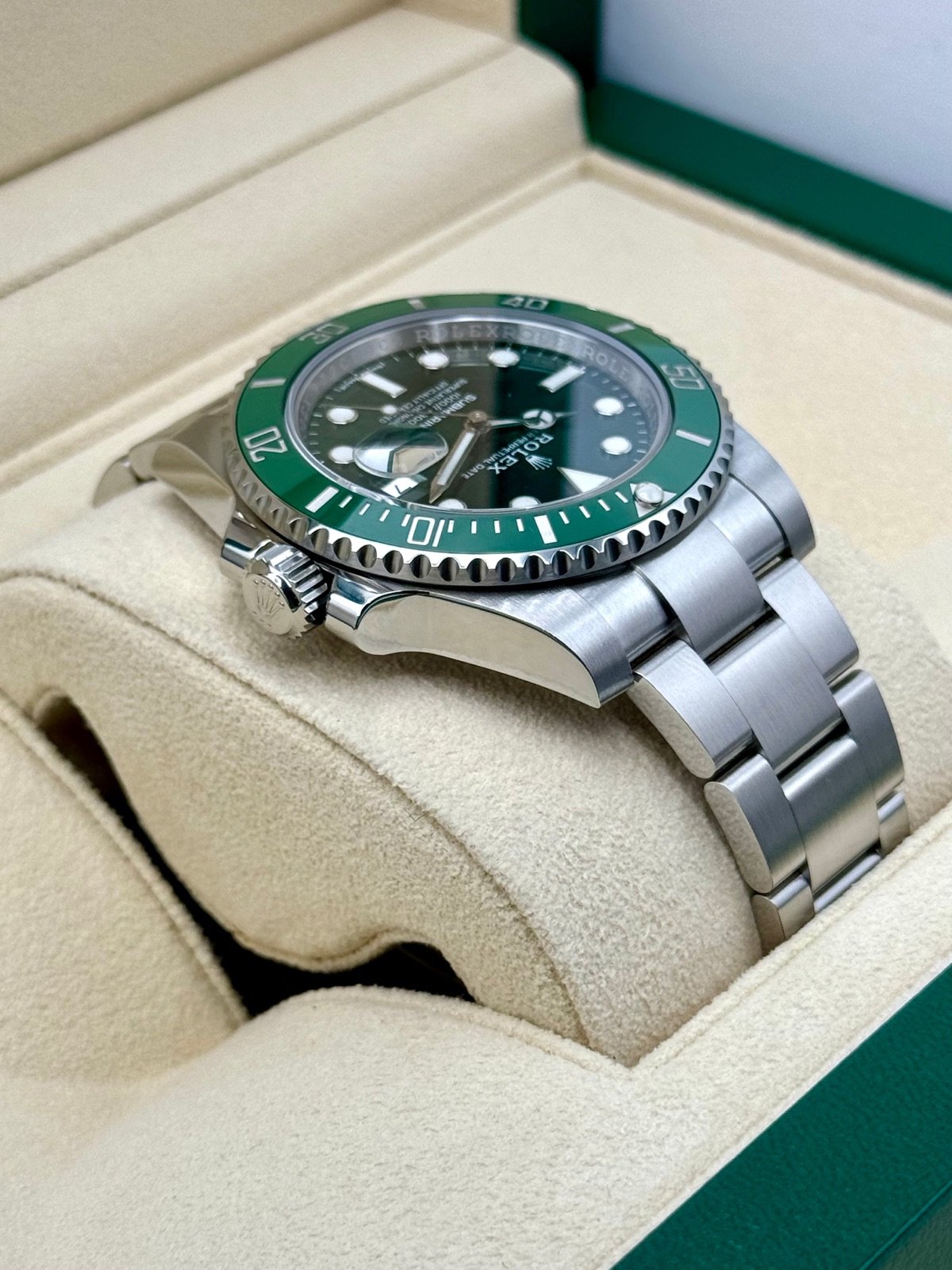 2018 Rolex Submariner “Hulk” 40mm 116610LV Green Dial - Image 8
