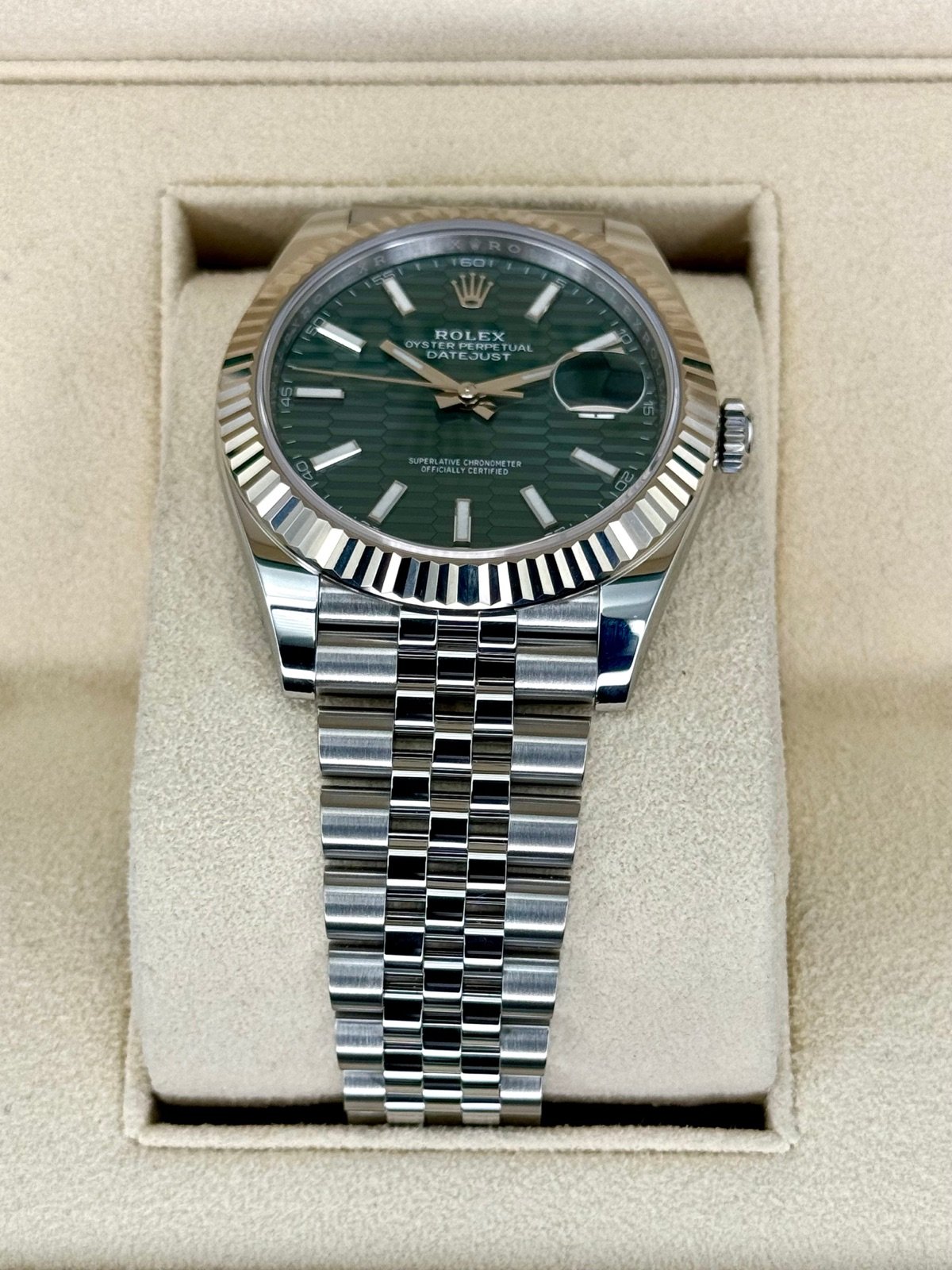Rolex Datejust 41mm 126334 Jubilee Green Motif Dial (Unworn) - Image 3