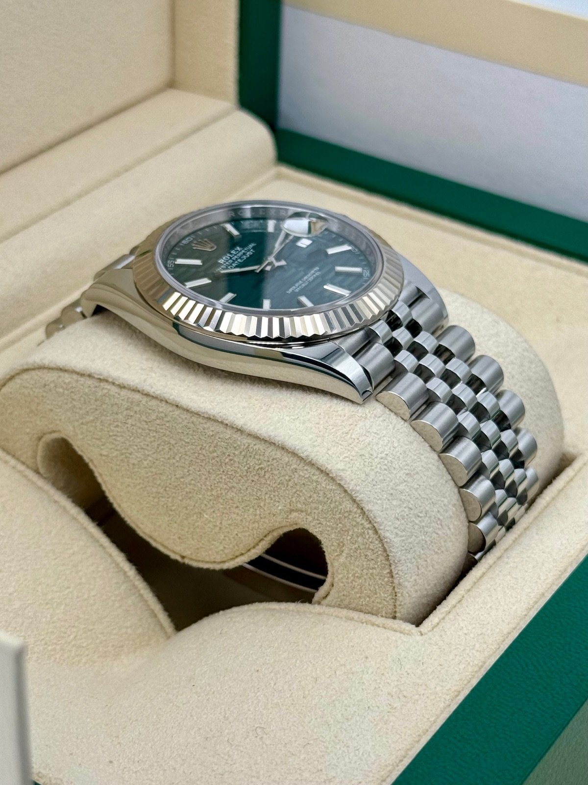 Rolex Datejust 41mm 126334 Jubilee Green Motif Dial (Unworn) - Image 6
