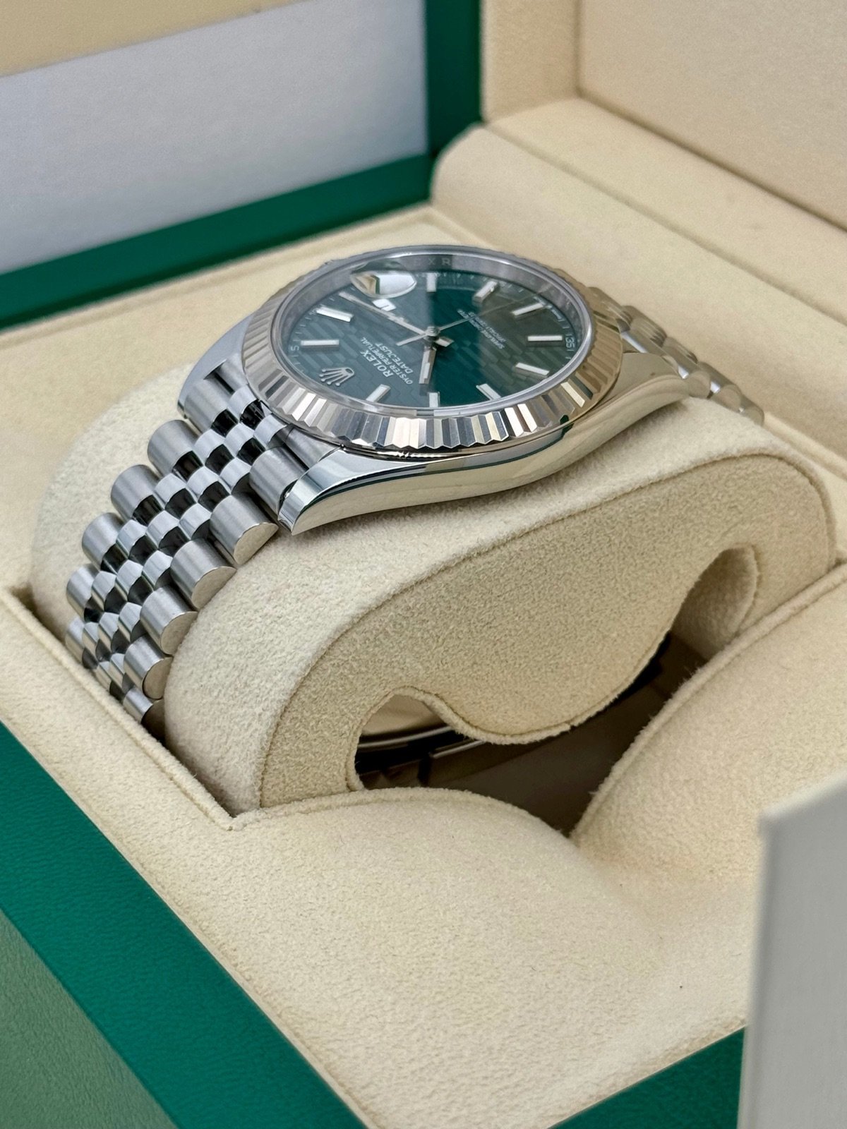 Rolex Datejust 41mm 126334 Jubilee Green Motif Dial (Unworn) - Image 7