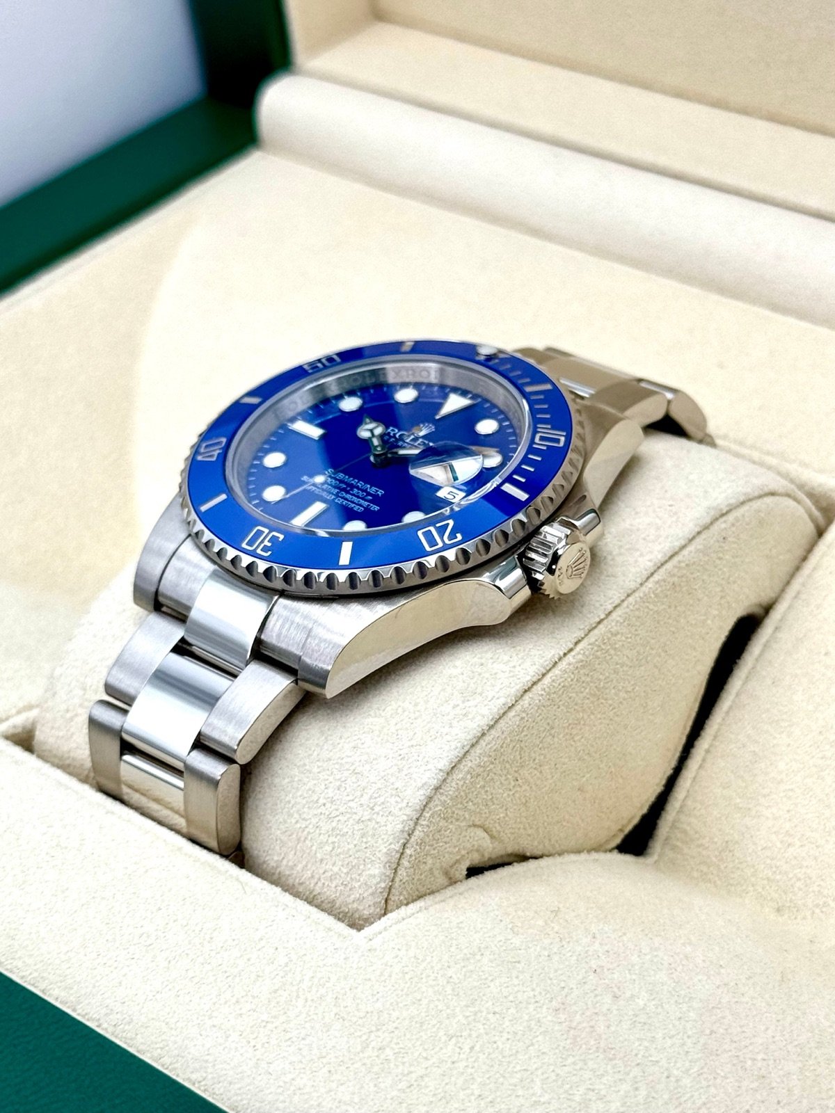 2018 Rolex Submariner “Smurf” 40mm 116619LB White Gold Blue Dial - Image 5