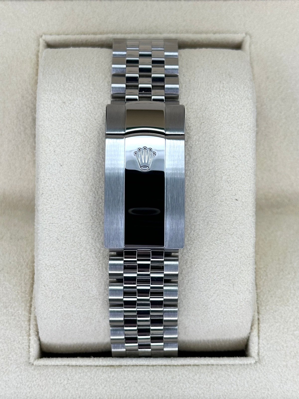 2024 Rolex Datejust 36mm 126234 Jubilee Black Diamond Dial (Unworn) - Image 2