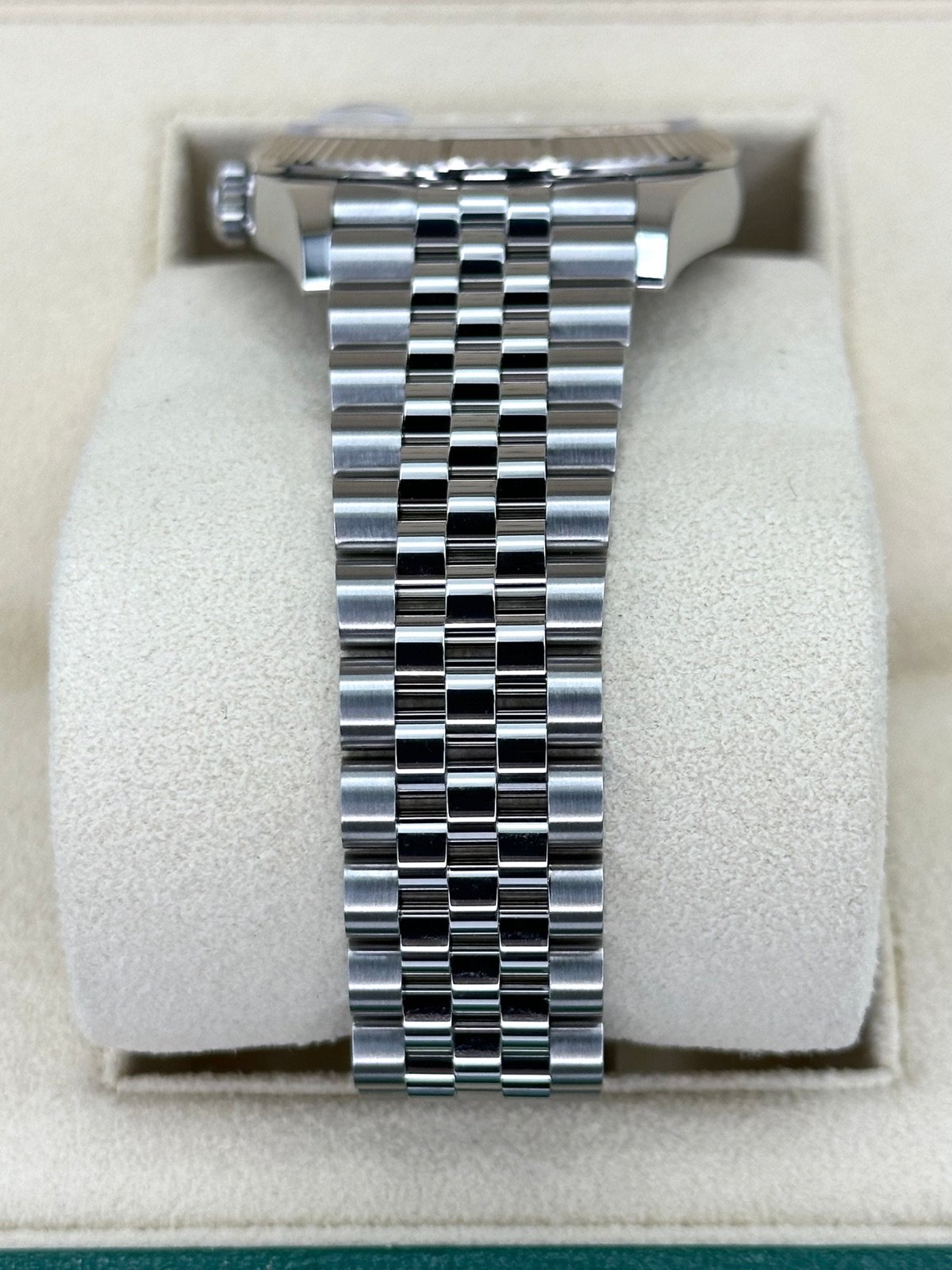 2024 Rolex Datejust 36mm 126234 Jubilee Black Diamond Dial (Unworn) - Image 4