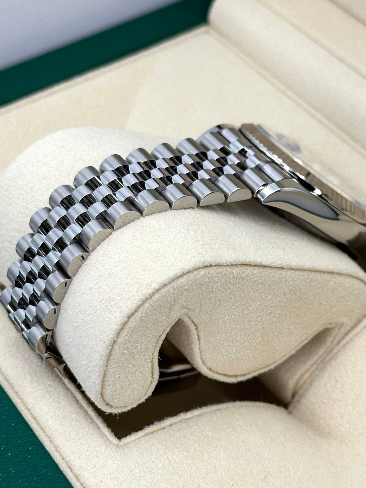 2024 Rolex Datejust 36mm 126234 Jubilee Black Diamond Dial (Unworn) - Image 7