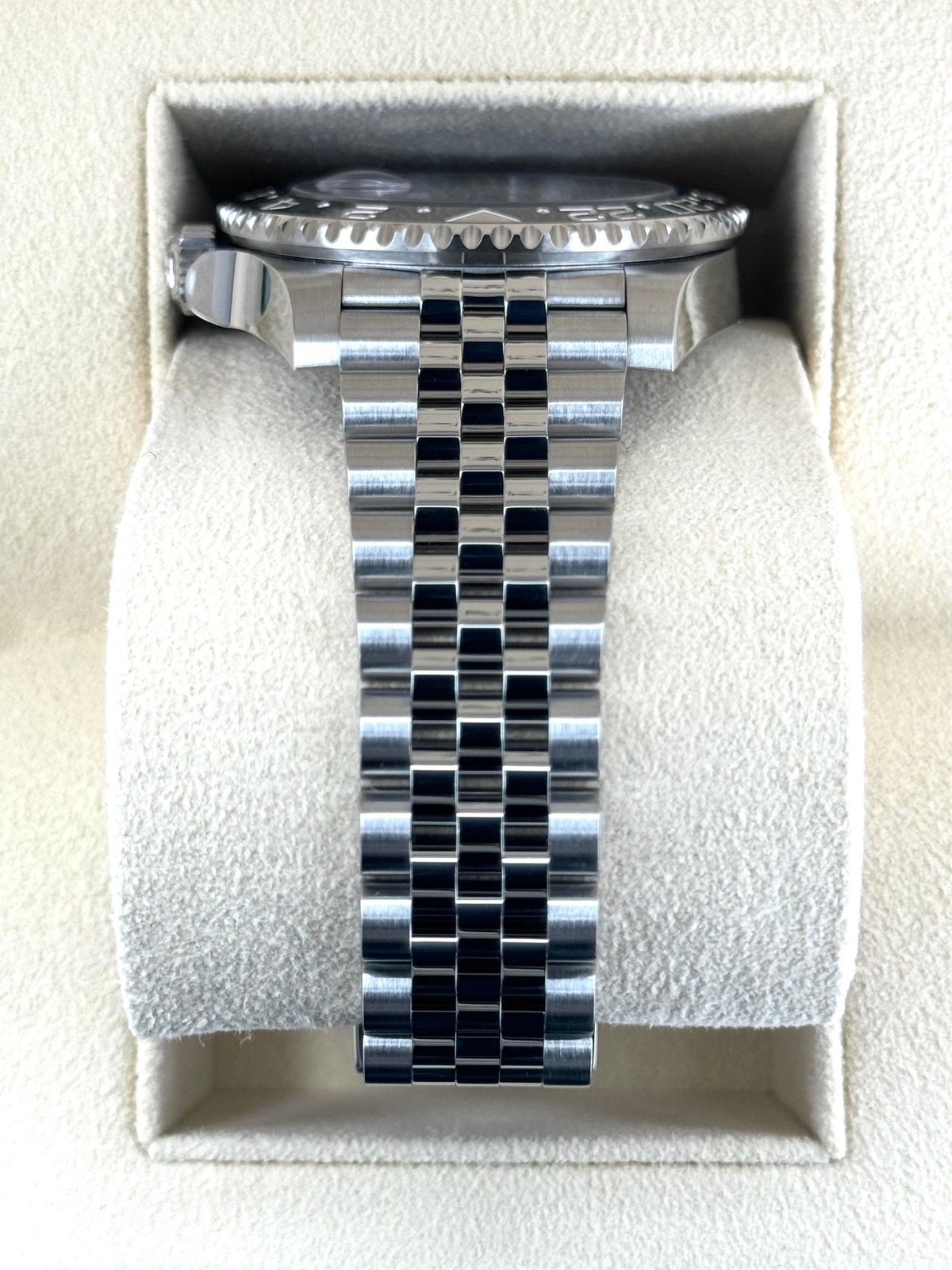 2023 Rolex GMT-Master II “Batgirl” 40mm 126710BLNR Jubilee Black Dial - Image 4