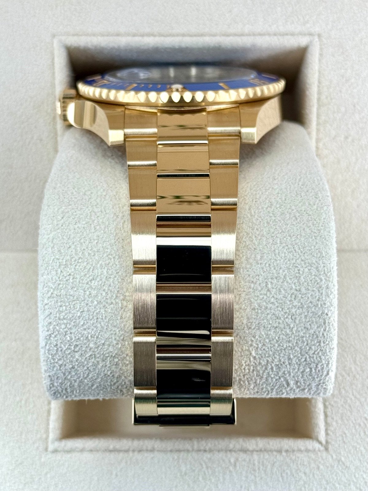 2024 Rolex Submariner “Bluesy” 41mm 126618LB Yellow Gold Blue Dial - Image 4